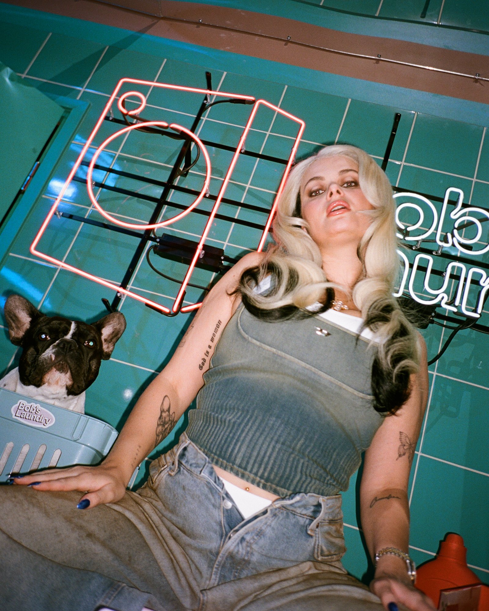 Trendi muoti_Erika Vikman_film-4.jpg