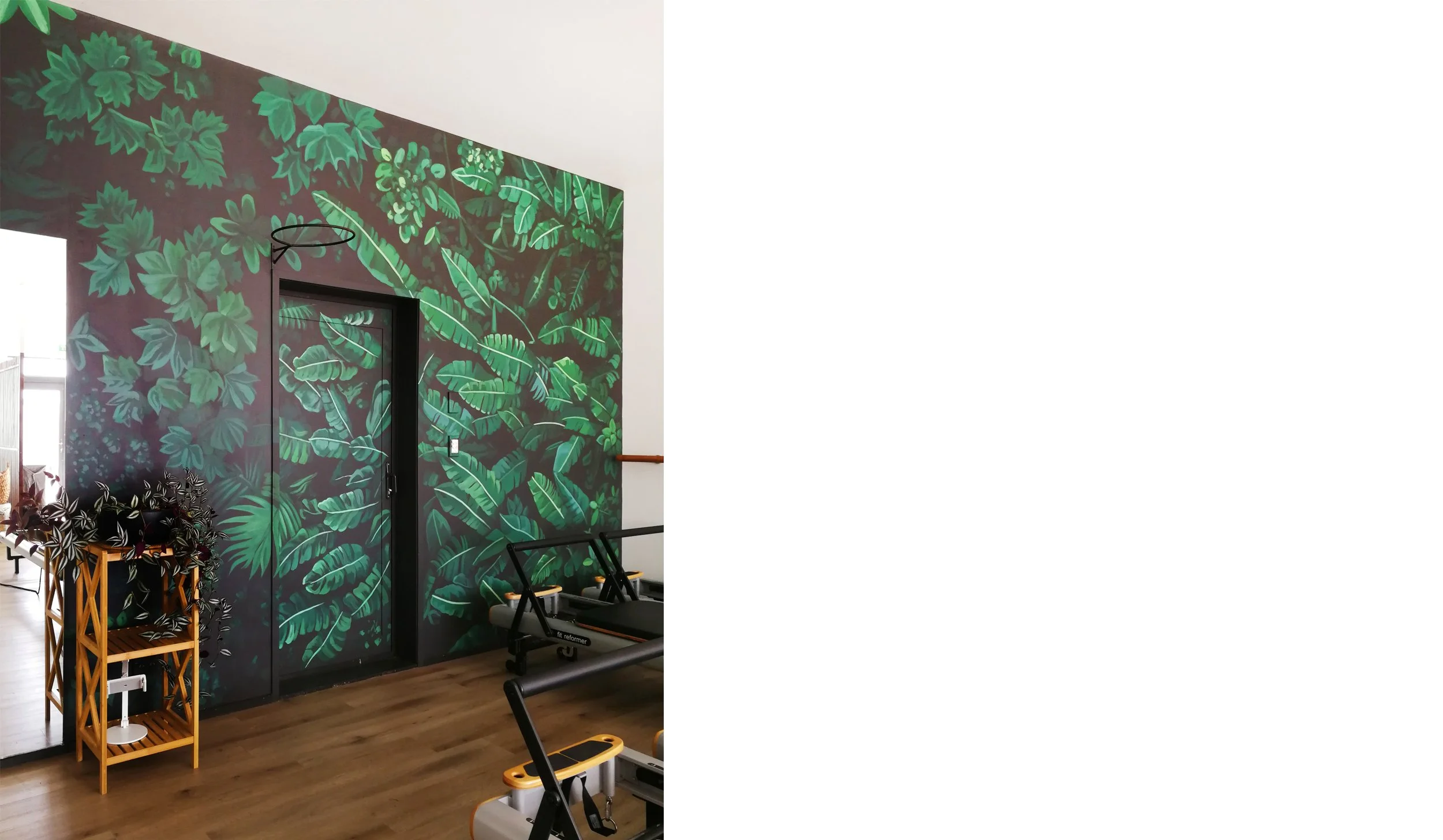 05_PilatesCentre_mural_02_crop.jpg
