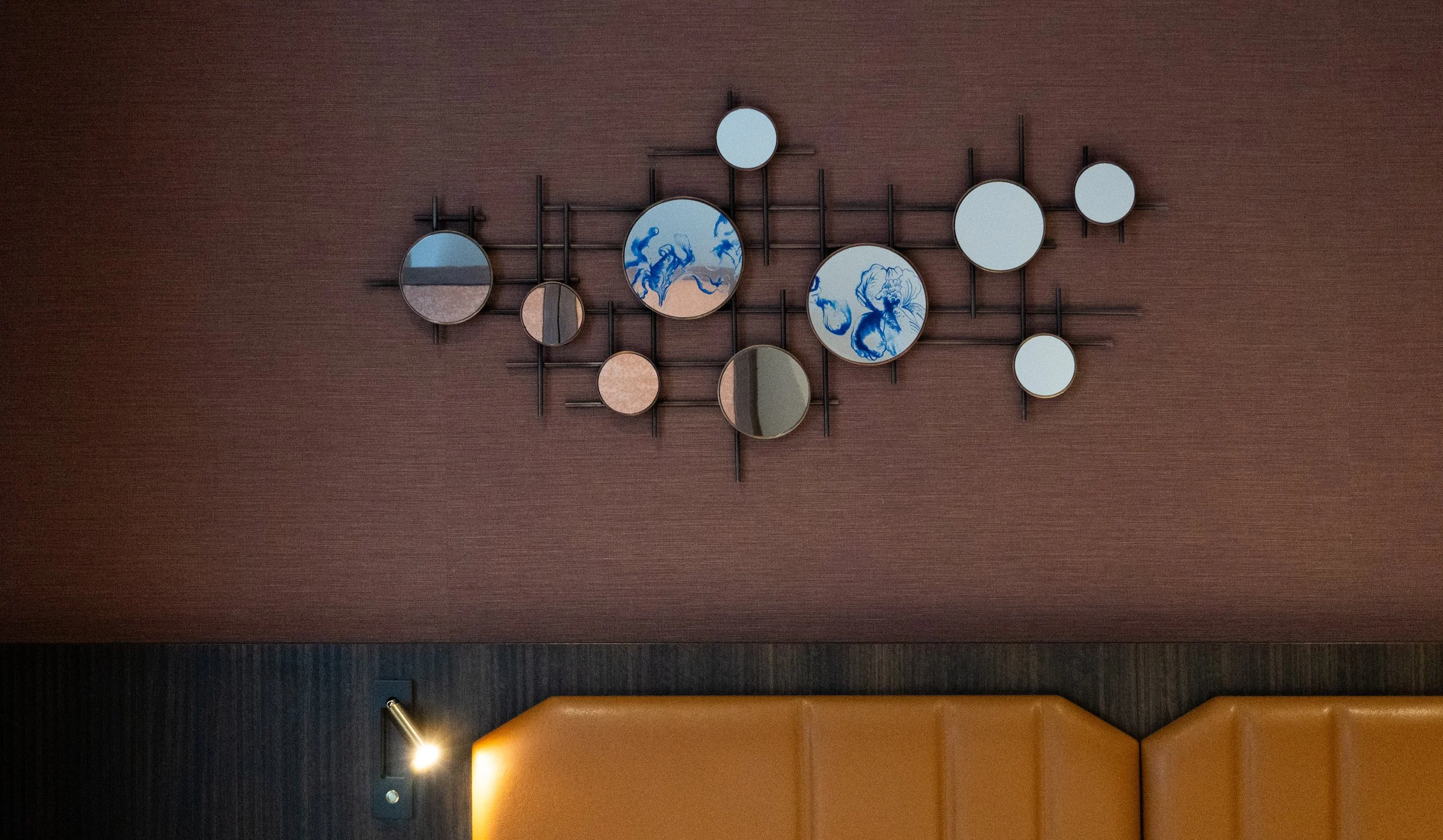 17_CASA_mirror_05_crop.jpg