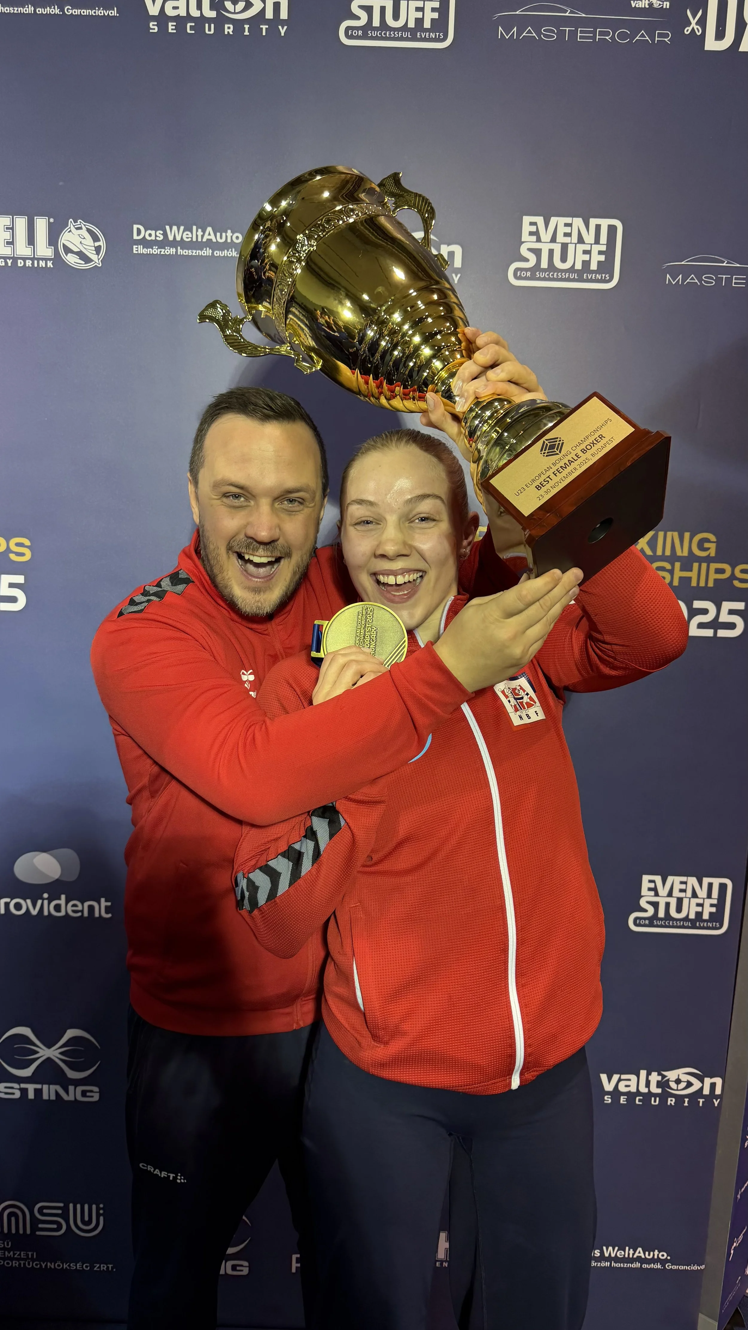 Sunniva and her coach Ole celebrating becoming U23 European Champions and winning the prize for the best boxer of the tournament. 