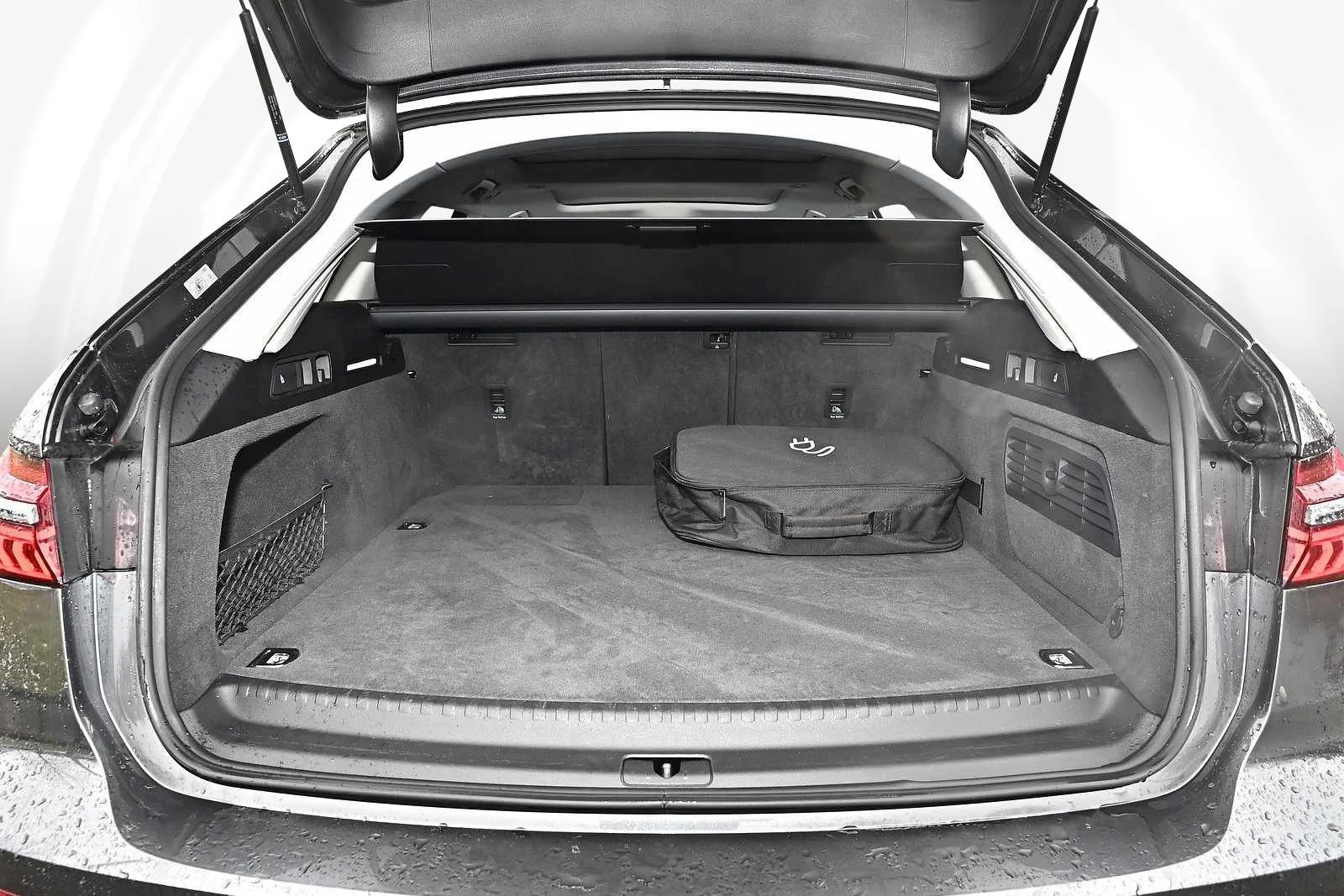 Audi A6 Avant 55 TFSI S line- bagageira