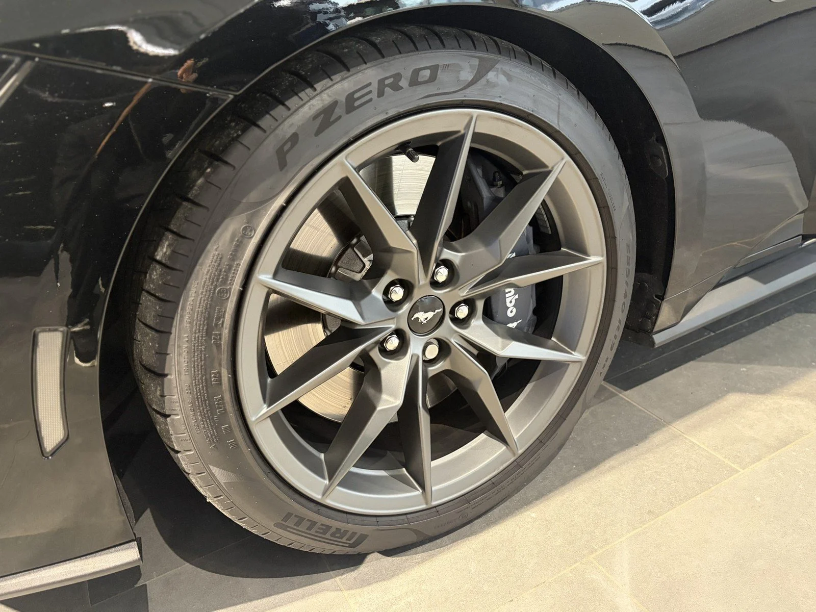 Ford Mustang 5.0 Ti-VCT V8 334 Dark Horse