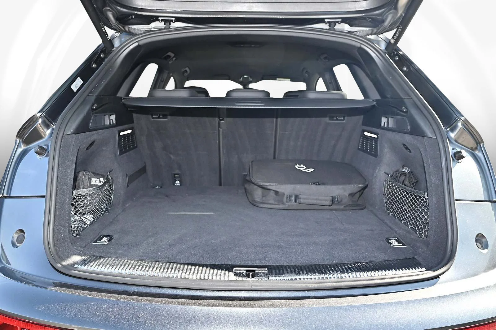 Audi Q5 50 TFSIe Quattro S Line porta malas