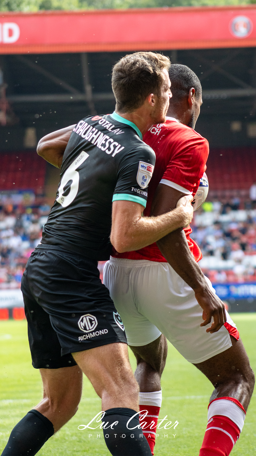 Charlton v Portsmouth 30.png