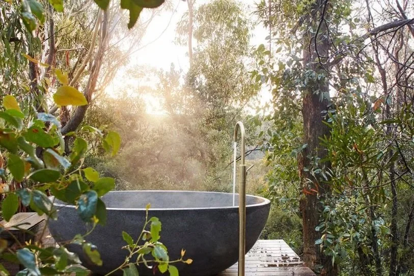 Outdoor bath at The Machinery Shed