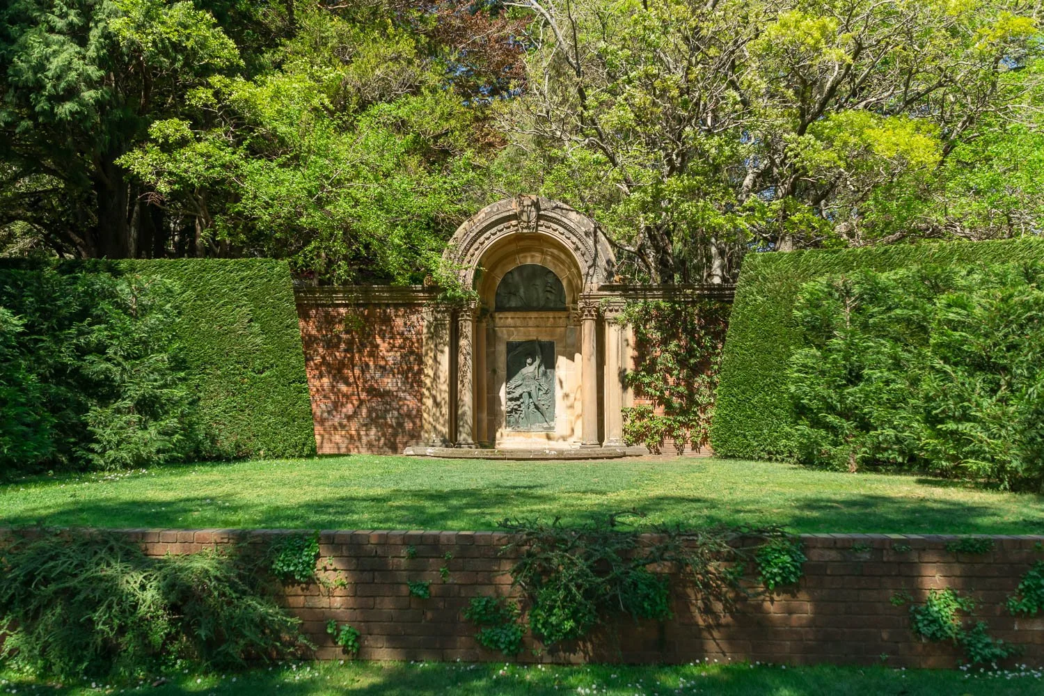 Everglades House &amp; Gardens