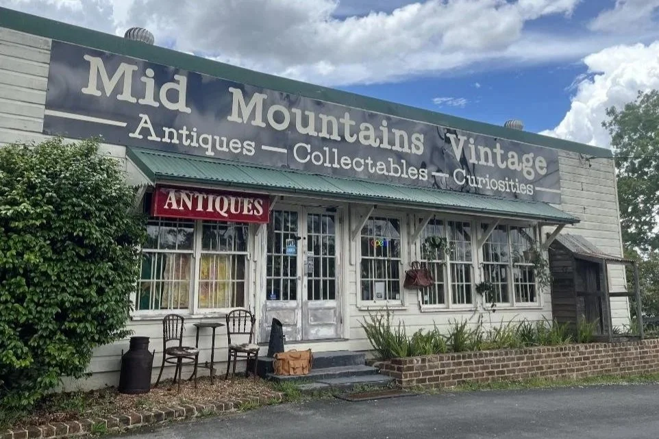 Mid Mountains Vintage