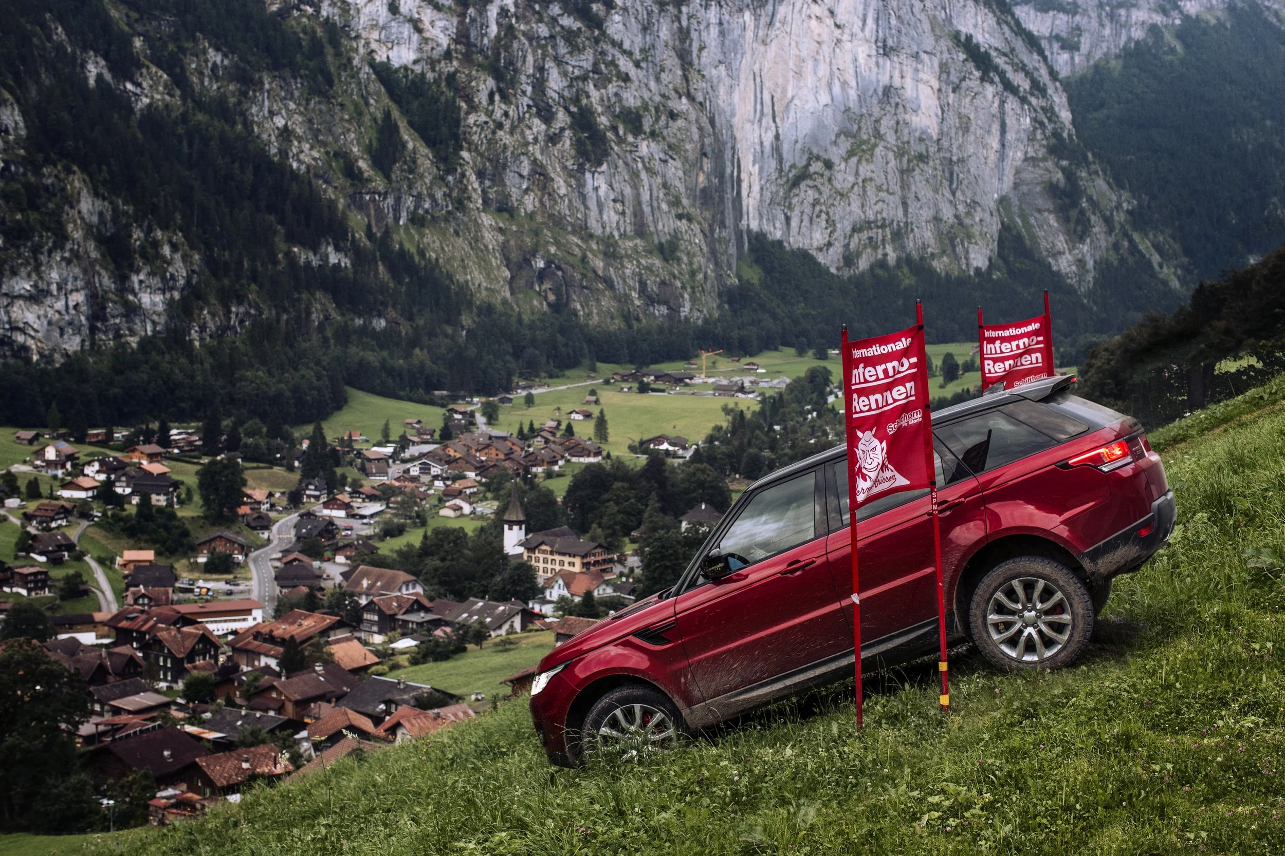 160814_DR_LandRoverSwitzerland_19_STEEP SIDE VIEW_3985_R1.jpg