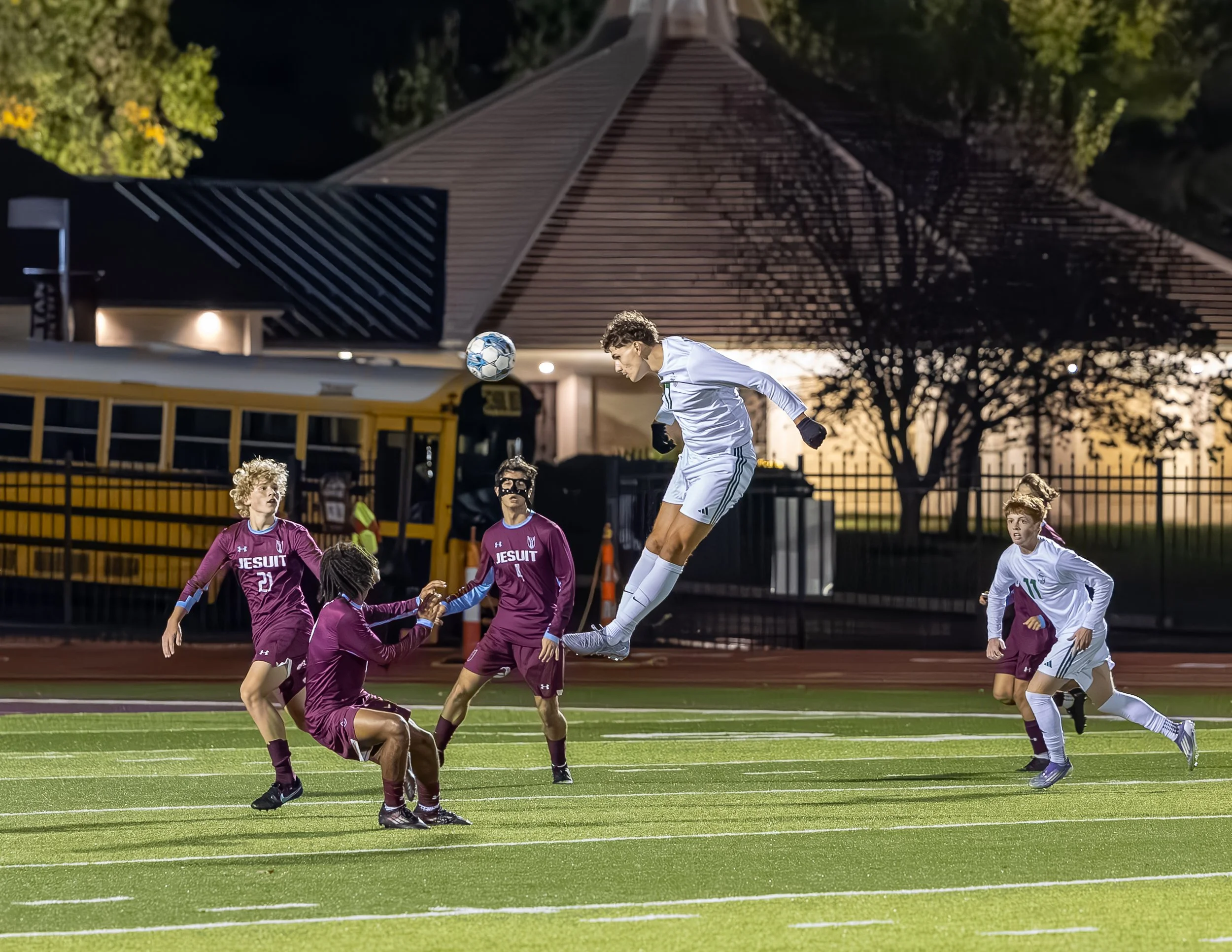 High school soccer photography St. Louis. Browse free high school sports photography galleries from DiscoApe Creative in St. Louis. Football, basketball, wrestling, soccer, cross country, track & field, and pro sports coverage. Sports Photograph