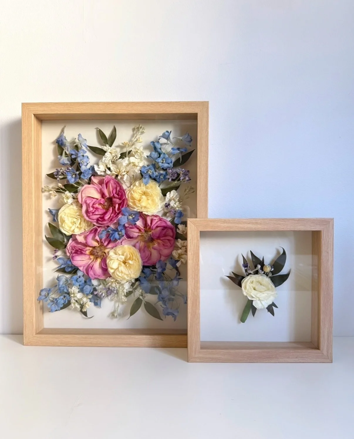 a moment for shadowboxes and boutonni&egrave;re add-ons, they are the perfect pair🫶🏻

new for 2026: 12x16&rdquo; shadowbox frames (as shown!). All shadowbox frames come in light wood, dark wood, white, or black.

#pressedflowers #bouquetpreservatio