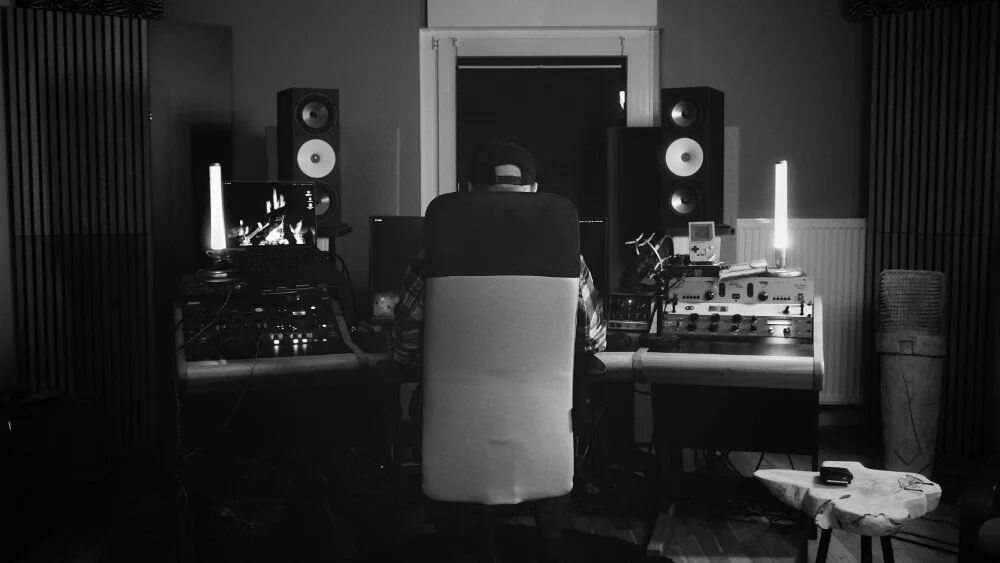 Home-Recording vs. High-End: Warum der Sound Engineer im modernen Rap-Game der Gamechanger bleibt