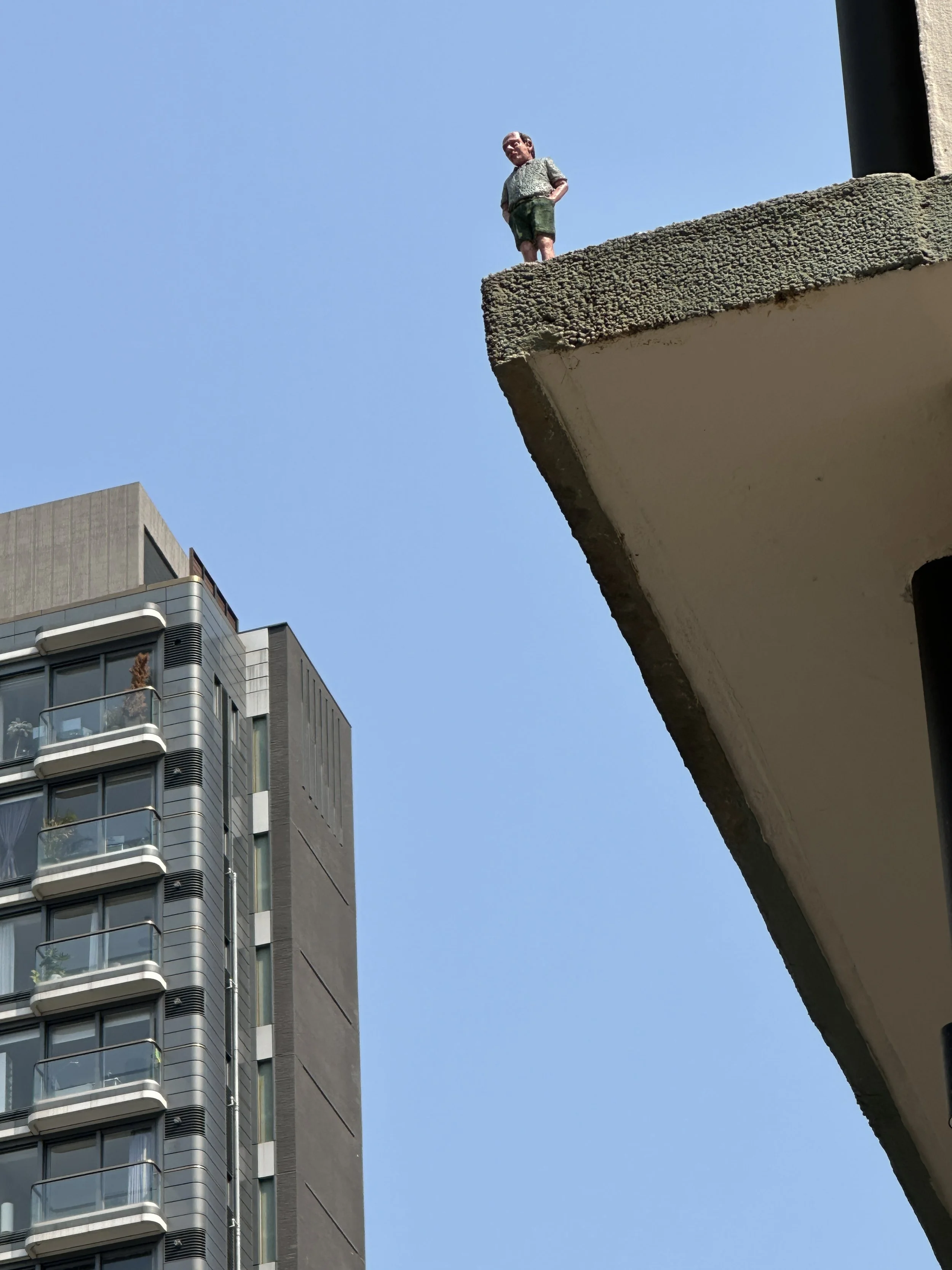 Isaac Cordal mini sculpture along Staunton Street