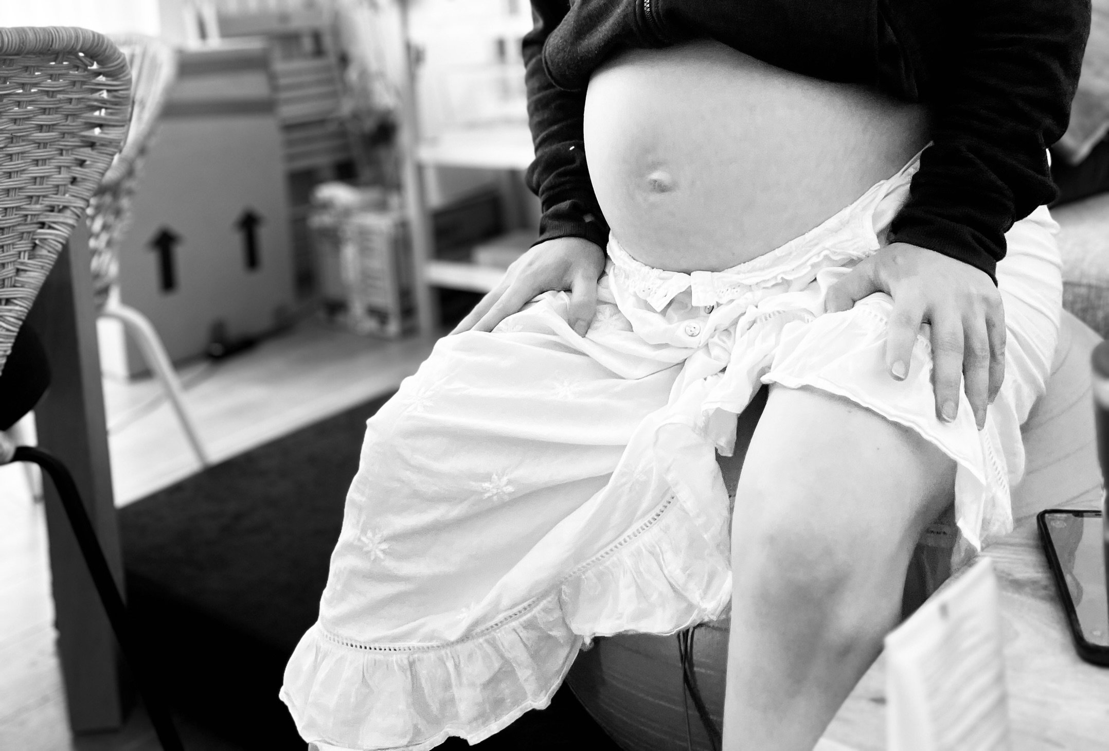 Early labour in the comfort of her home