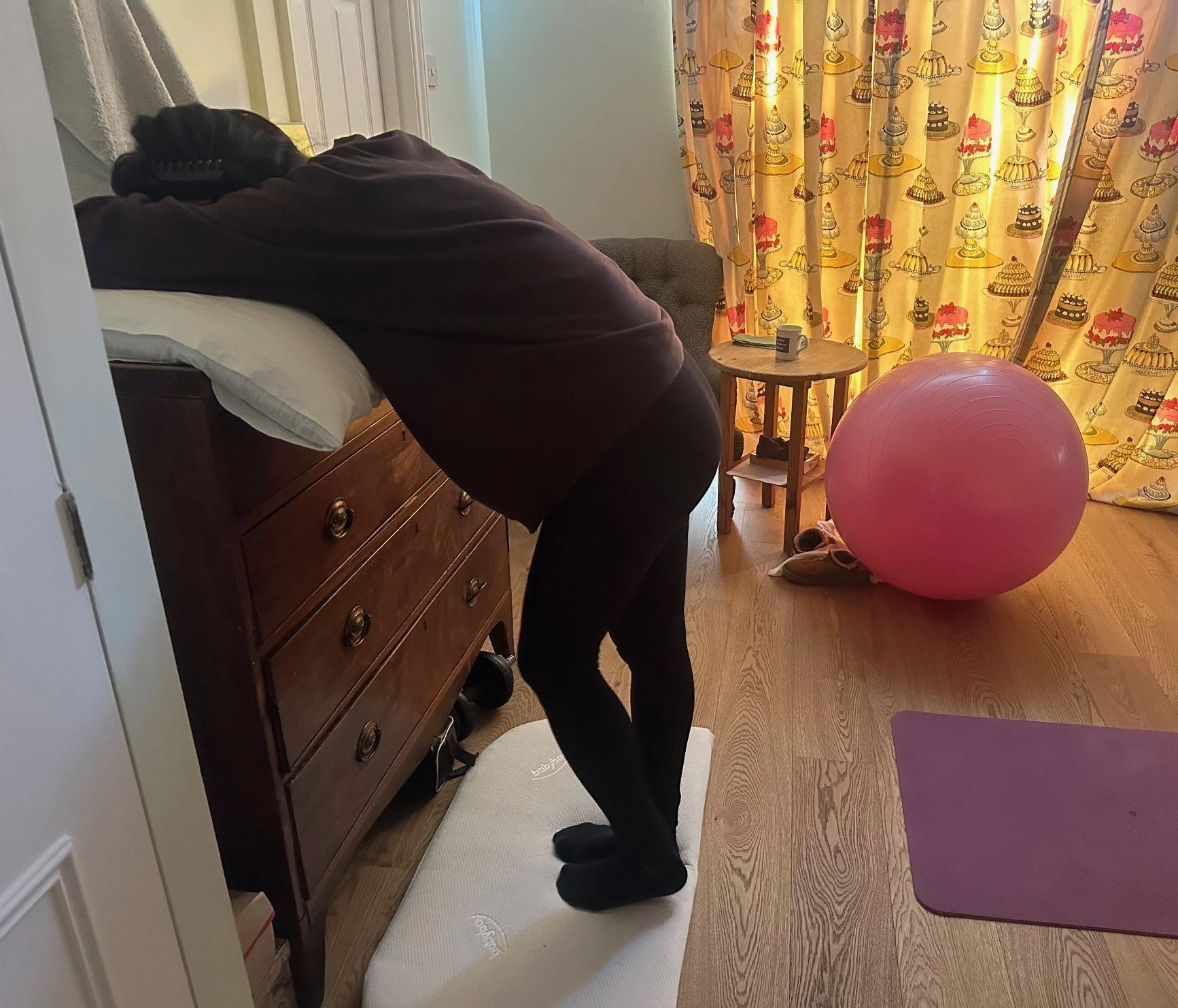 Woman in early labour at home in her safe place