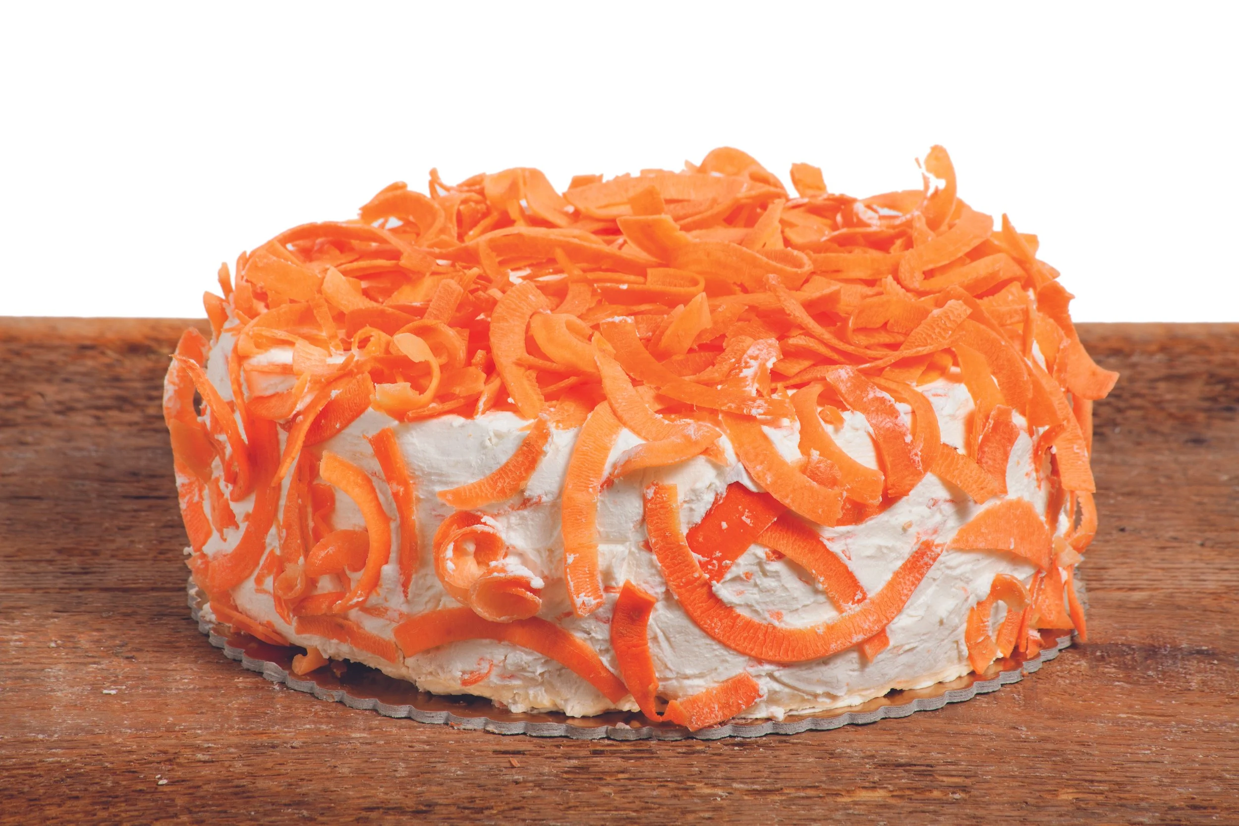 A round cake made of gorgonzola, mascarpone and carrot