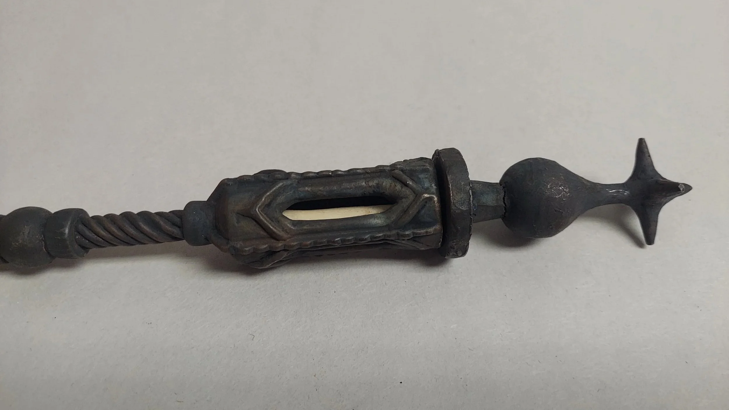 reliquary spoon, relic detail