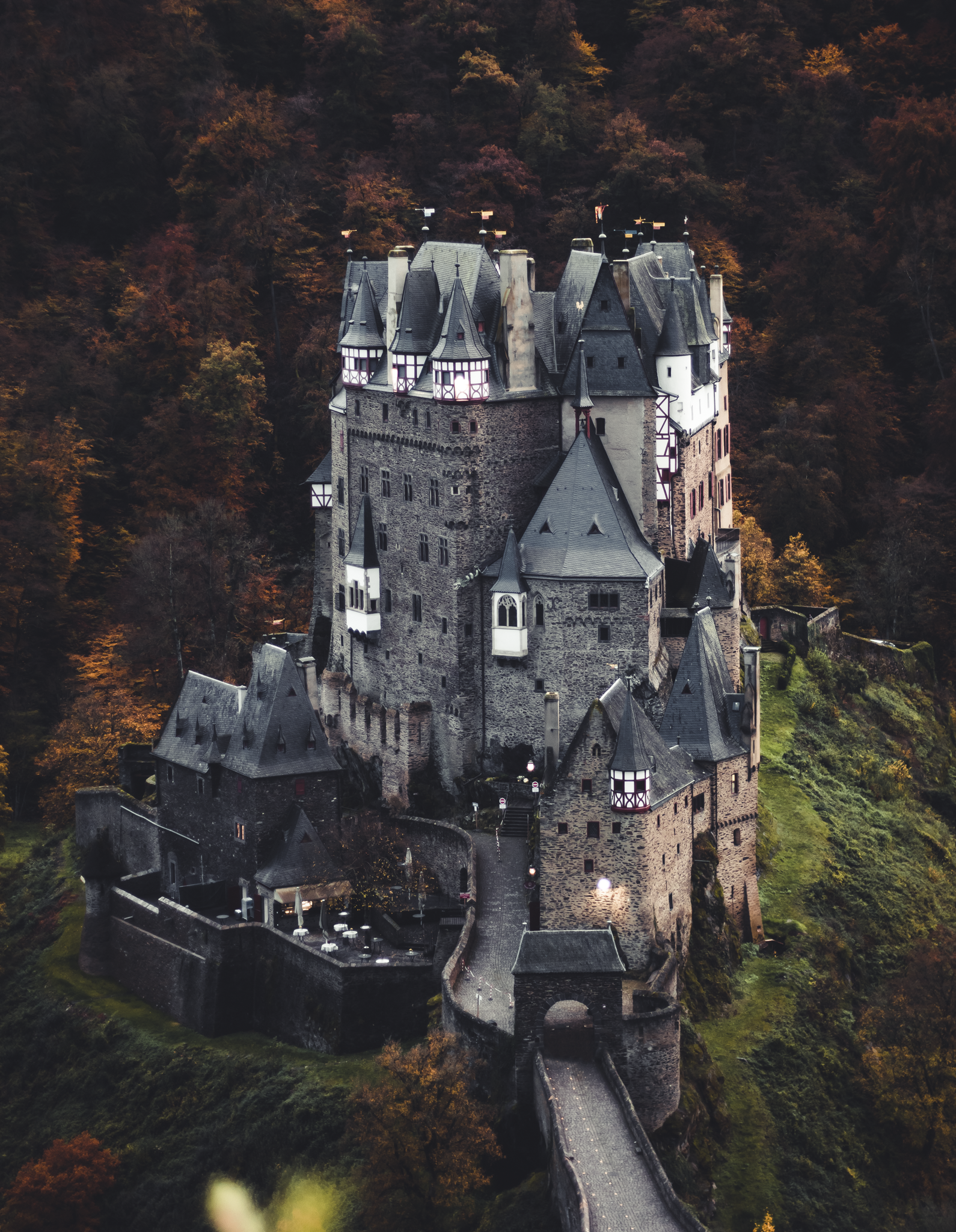 Castle Eltz_Autumn_Tobias Steffen_Photography.png