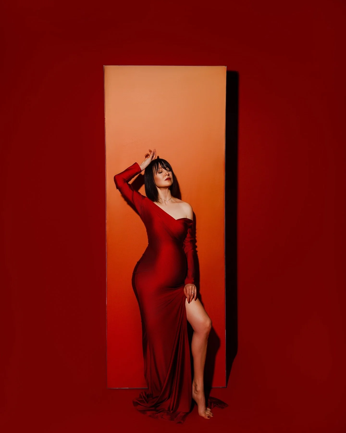 Art Of Maternity Captured At @wppievents Show Floor Demo By @estherkayphotography At The @aftershootco booth!
Creative Set By @babydreambackdrops 
Lighting by @westcottlighting 
Edit @aftershootco 
Gown @ar_backdrops