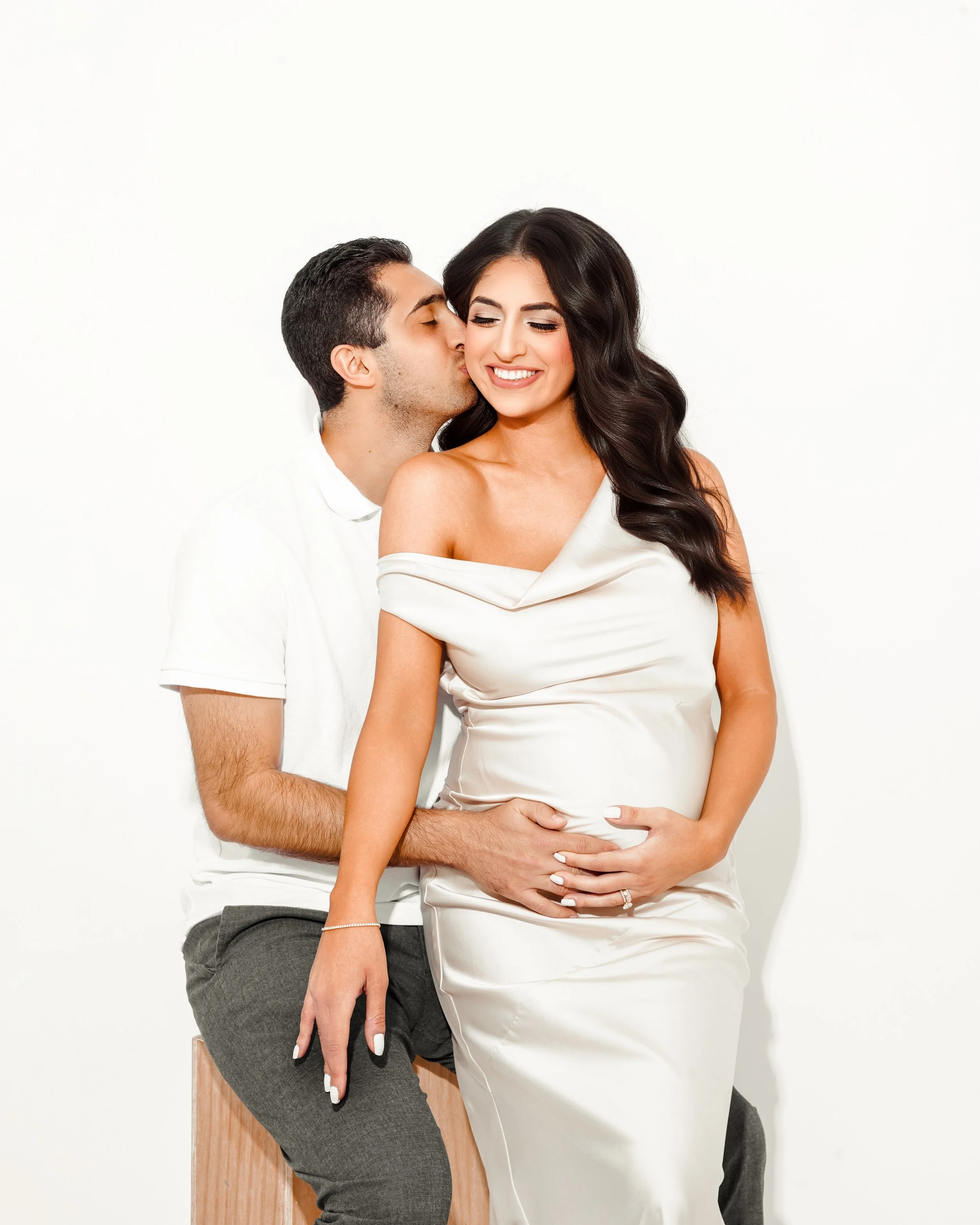 We Created The Life Inside Of Me Together And I Love Us For That 🤍

From the moment you walk into Esther Kay Studio, everything is thoughtfully prepared for you. Professional hair and makeup, access to our curated client closet filled with luxury go