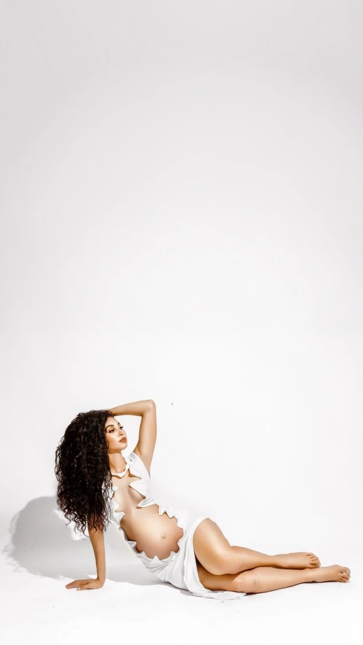 Maternity Photography by Esther Kay_240.jpeg