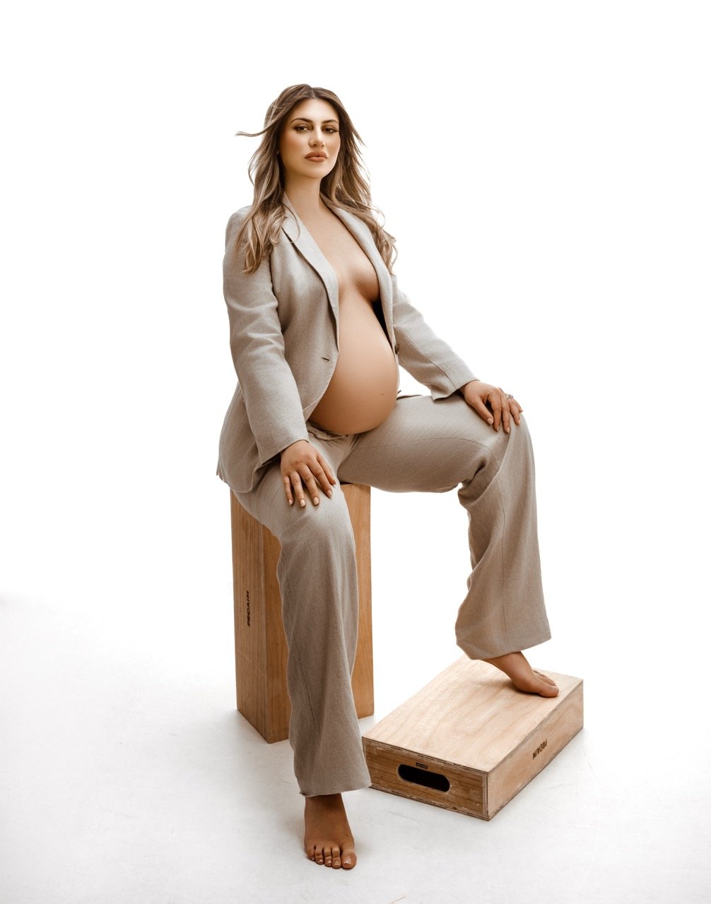 Maternity Photography by Esther Kay_192.jpeg