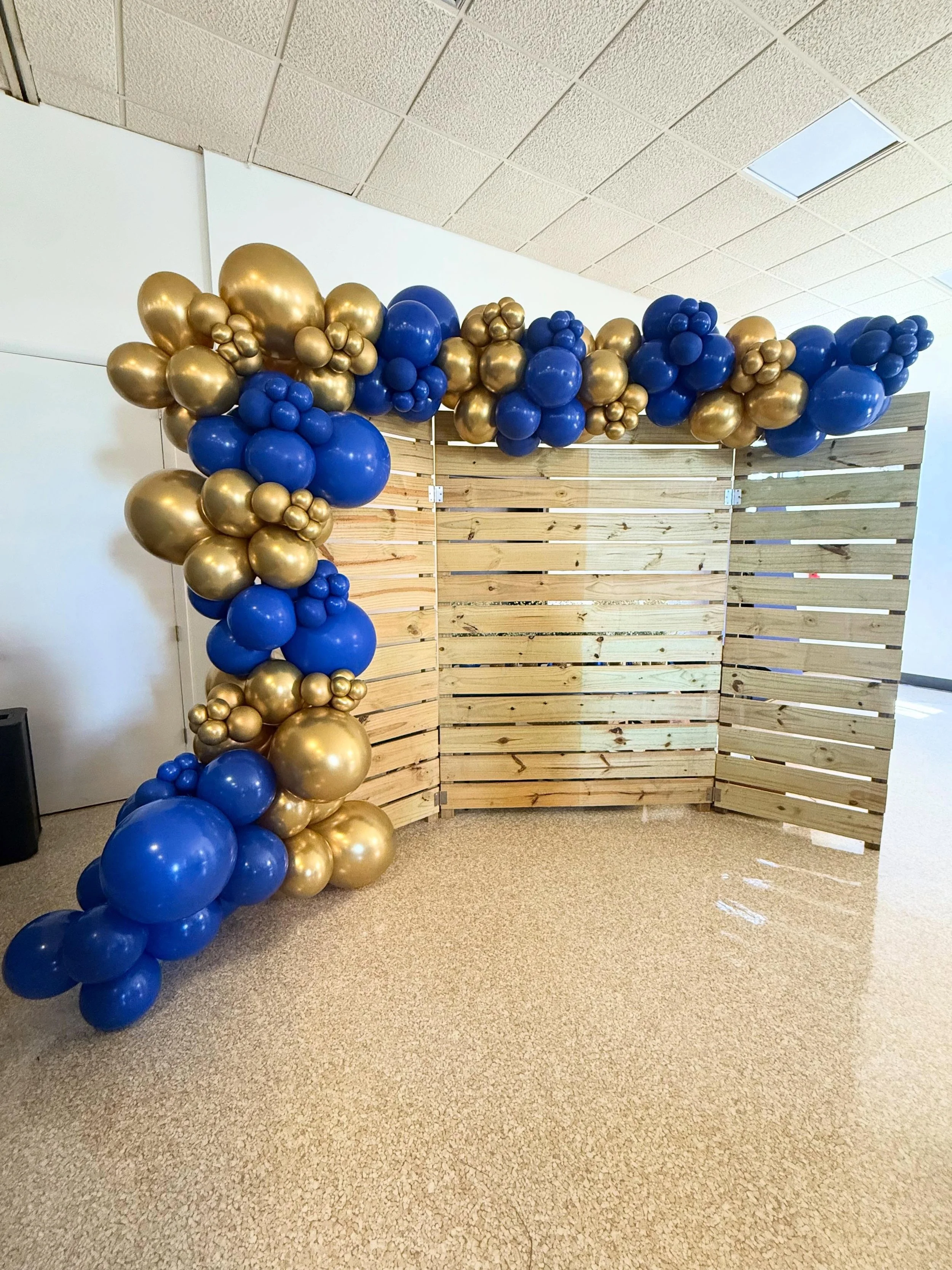 This weekend&rsquo;s design was for the @bok_academy_north_ffa end of the year banquet! Thank you for choosing us to help design such a special event celebrating an amazing organization and the students in it who continue to impress! 💙

#centralflor