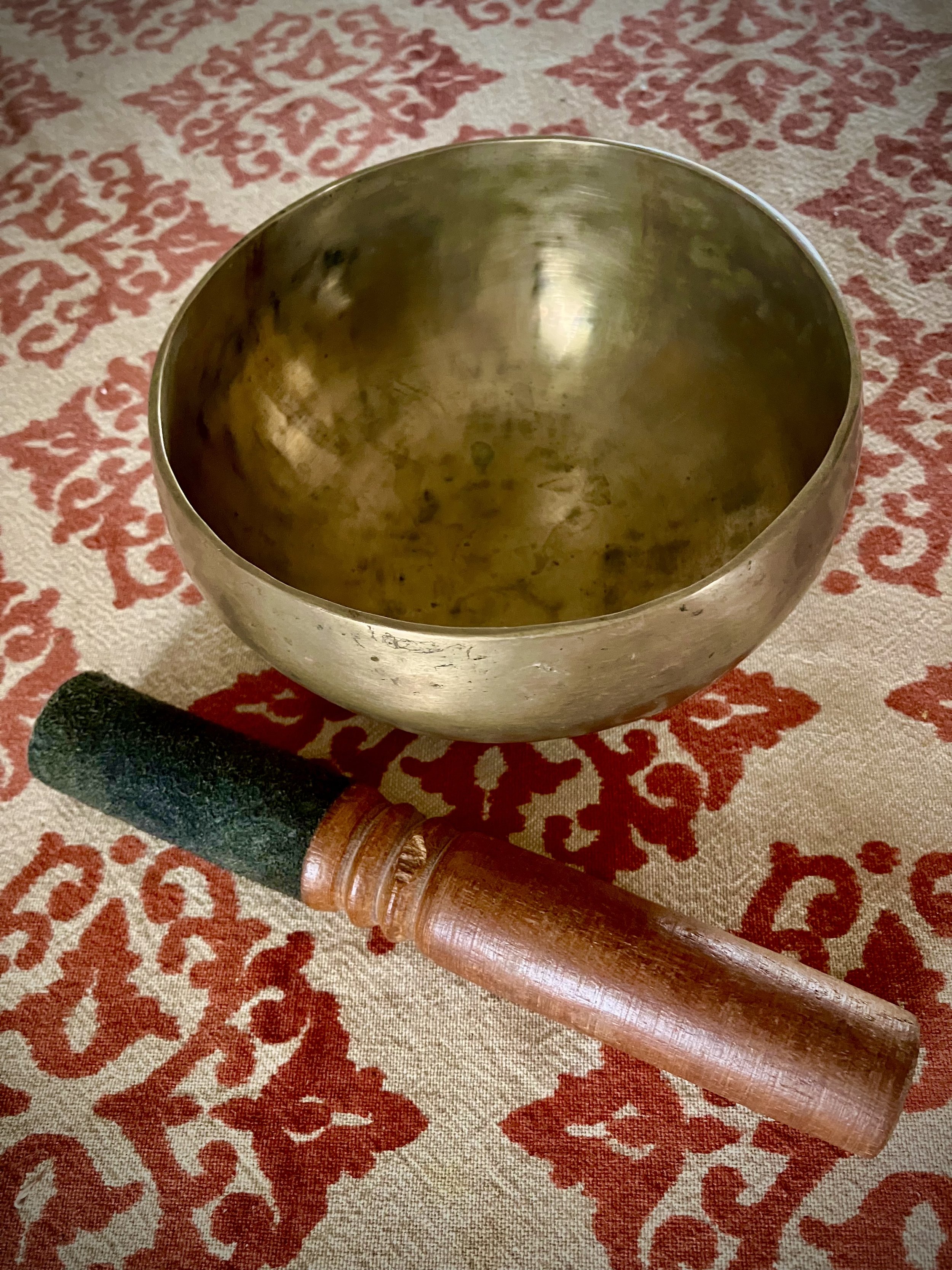 Singing Bowls, Mosaics and Einstein