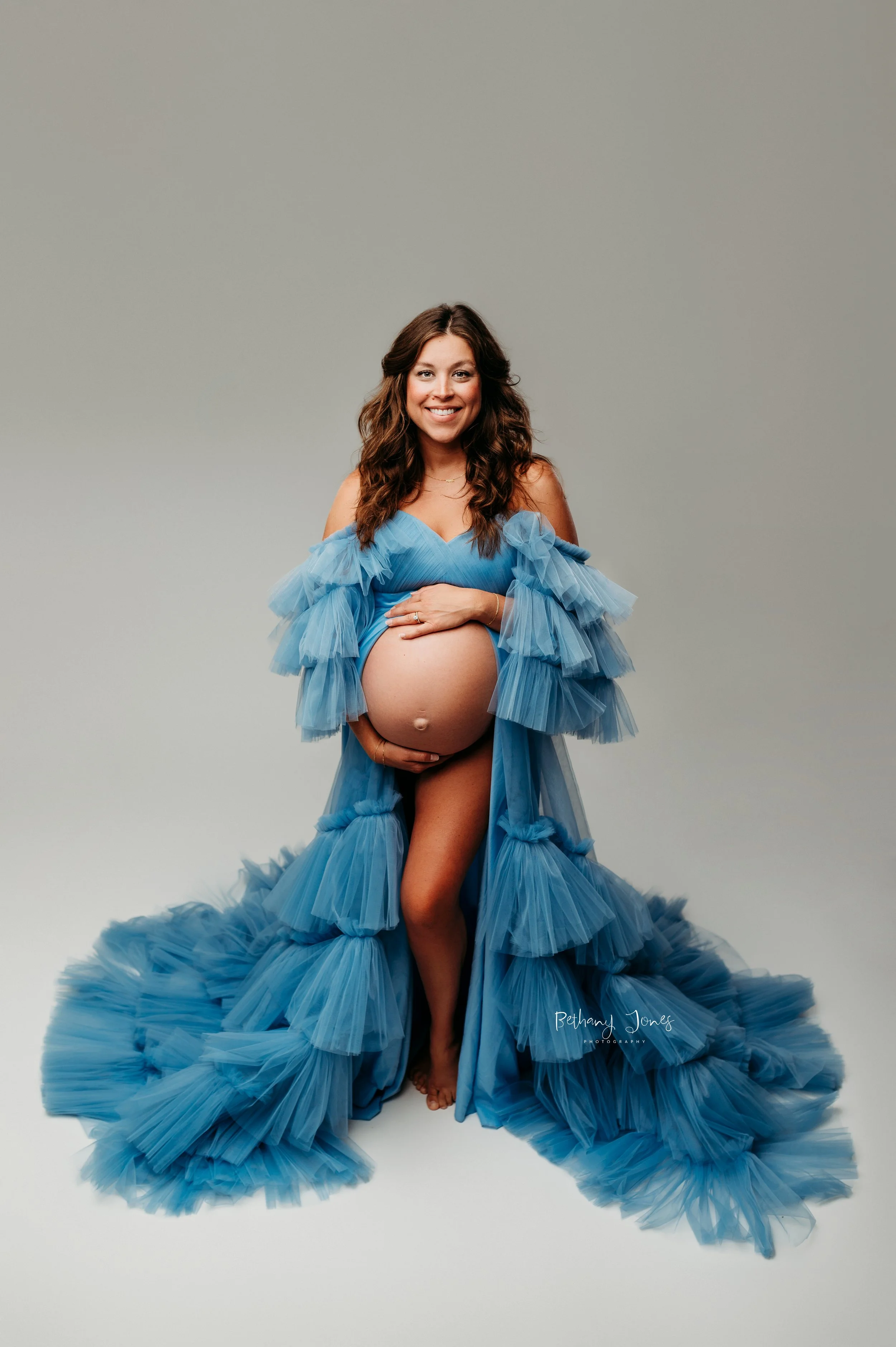 glamourous maternity session in Pleasant View, TN near Nashville