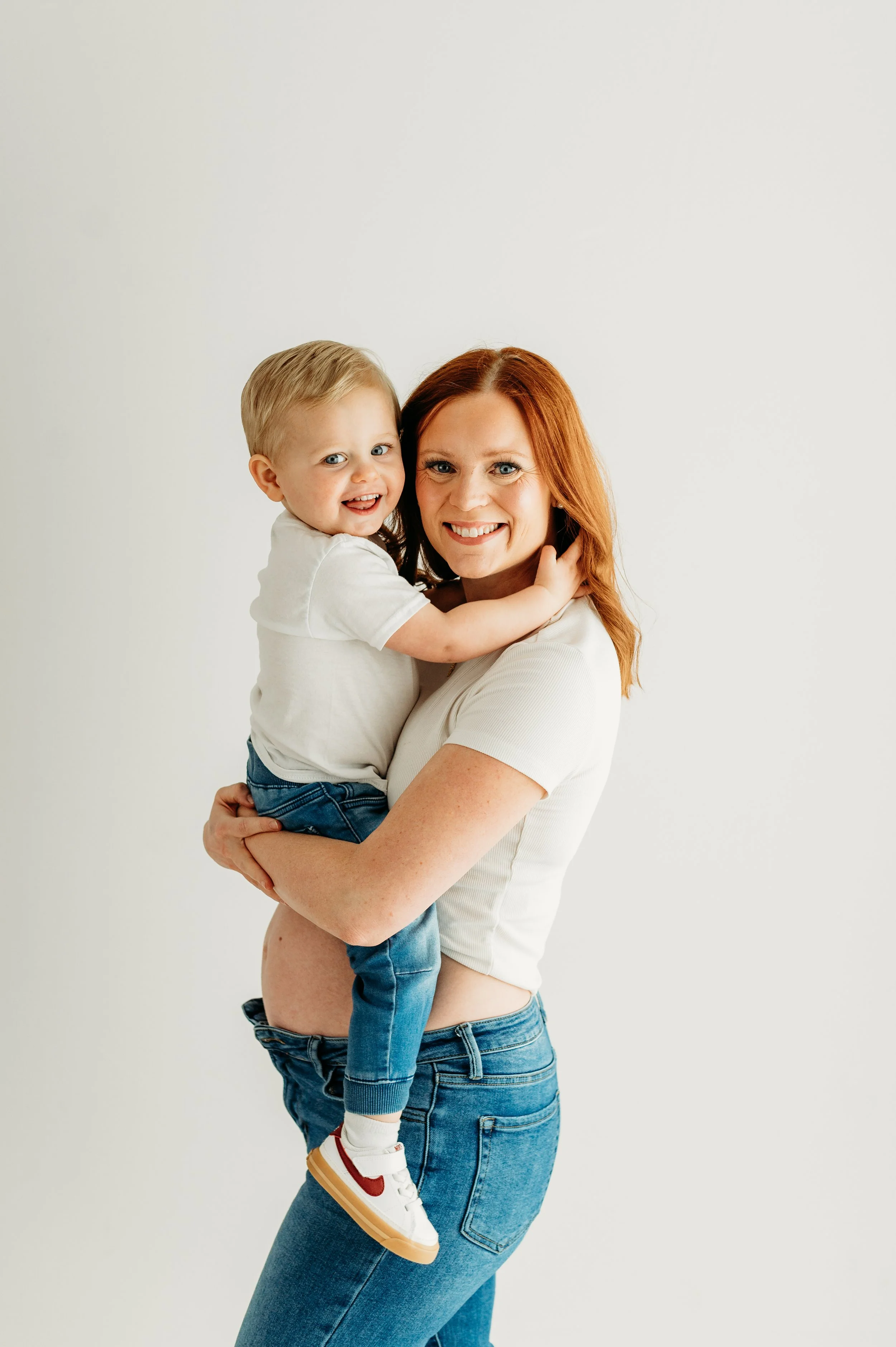 timeless maternity studio session for a Clarksville, TN mother