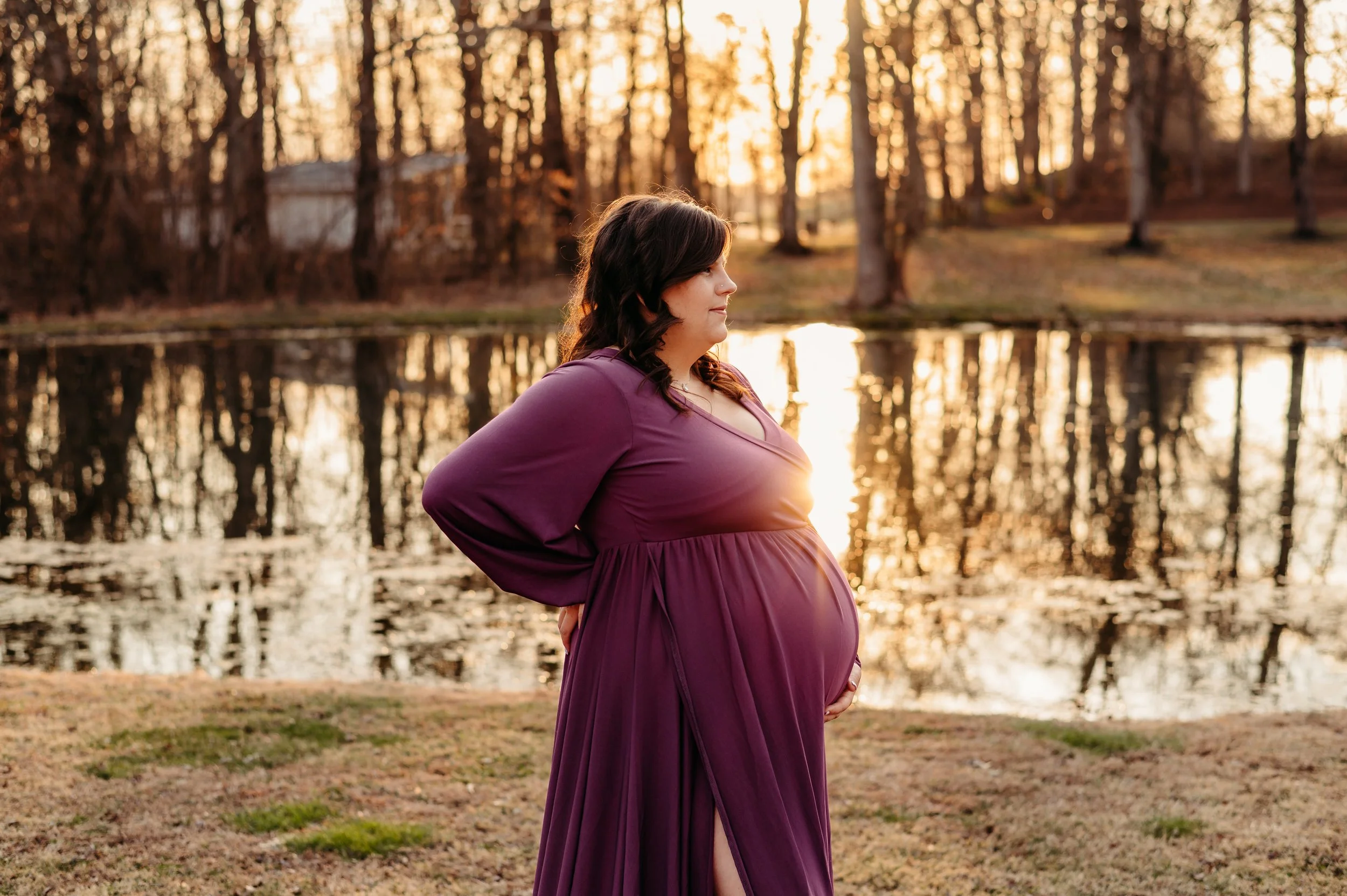 golden hour outdoor maternity session for a Springfield, TN mother