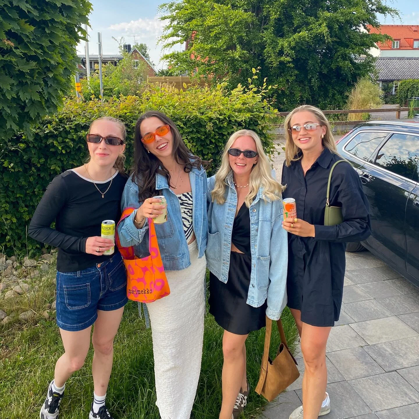 Juni 👯&zwj;♀️☀️🏋🏻&zwj;♀️💦⛵️💛