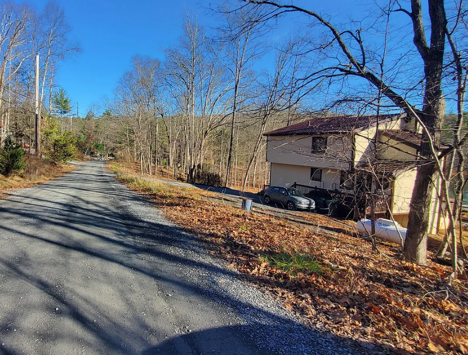 Stony Hollow Photo 2.png