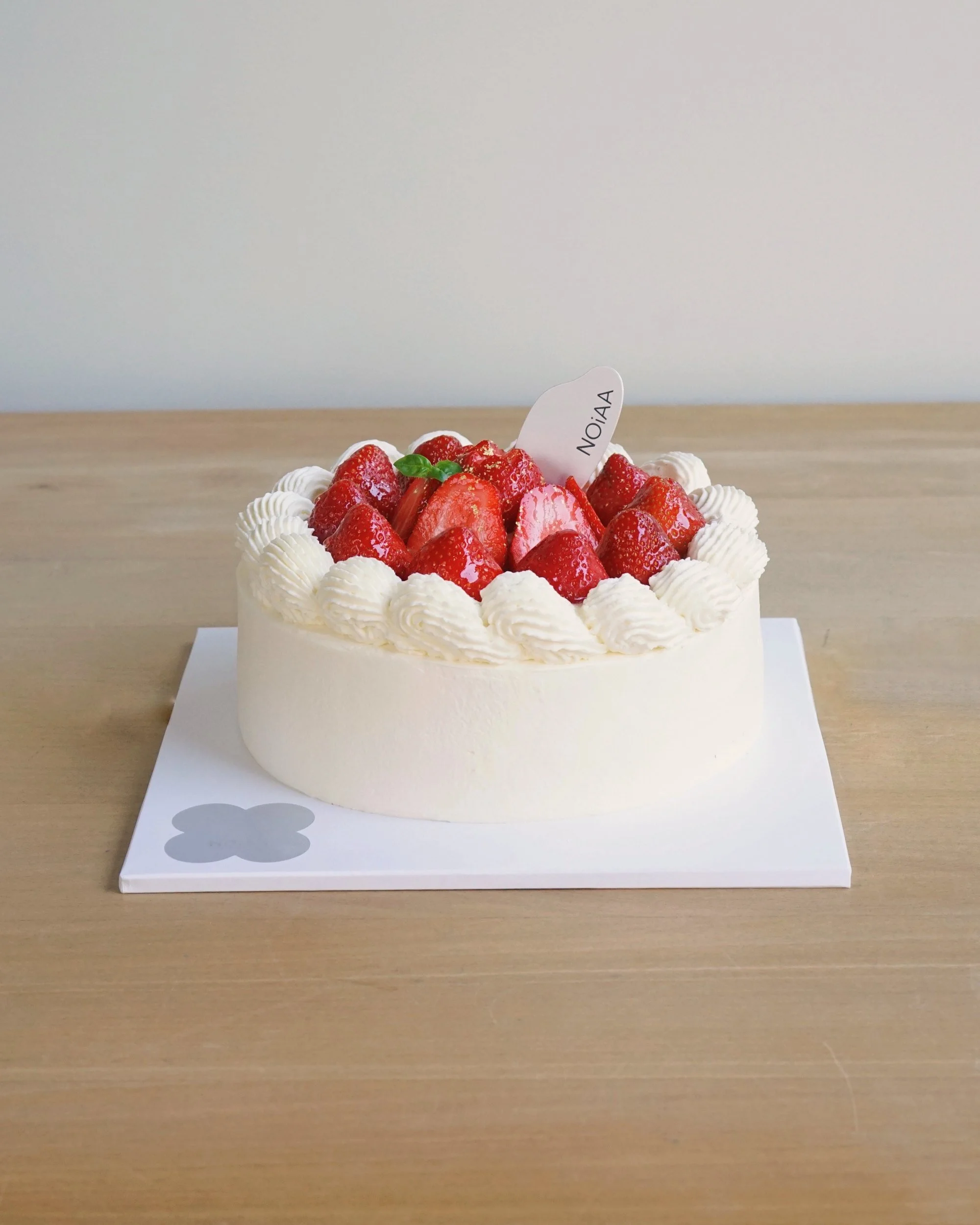 miss-white-and-red-strawberry-shortcake-3.jpg