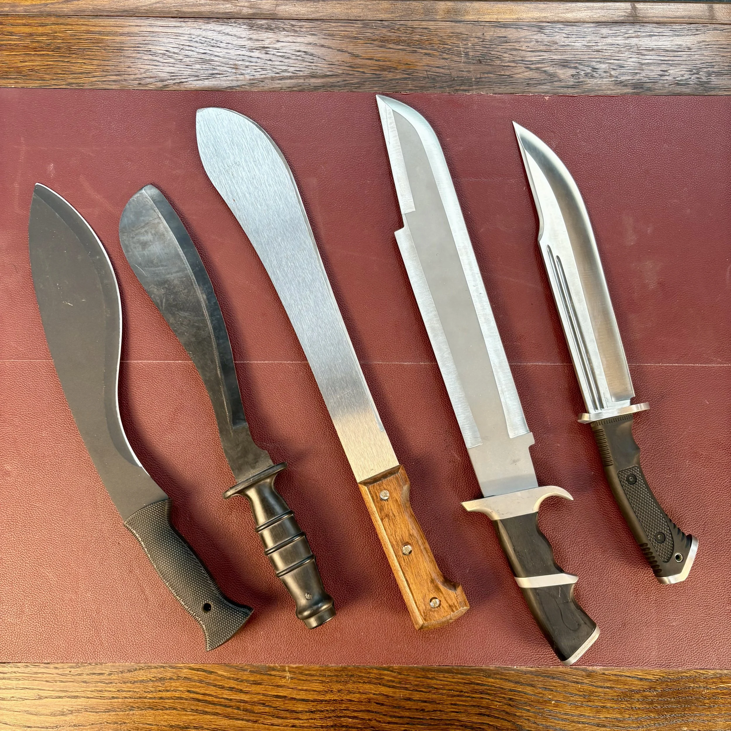 KNIVES / SWORDS: