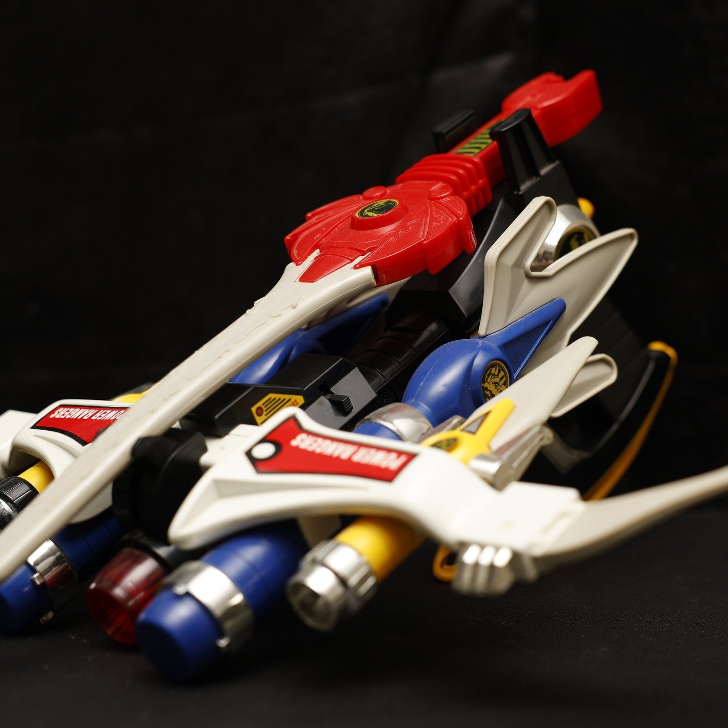 Power Blaster!!! Got a bunch of great high quality pictures of the Ranger Relics Vault!!

Photo Creds: @jvgmedia_ 

#mmpr #powerrangers #90saesthetic #nerdlife #90snostalgia