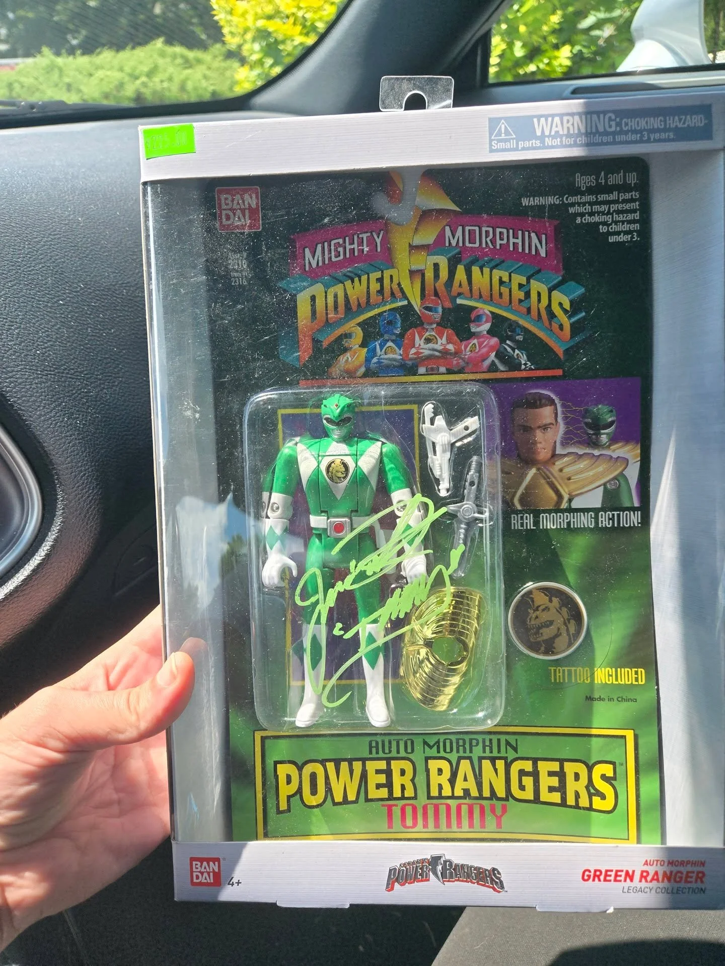 Signed by the GOAT! This one is staying in the Ranger Relic vault forever!!

#powerrangercollection #mmpr #bandai #jdf #tommyoliver #powerrangers #90saesthetic #90svintage