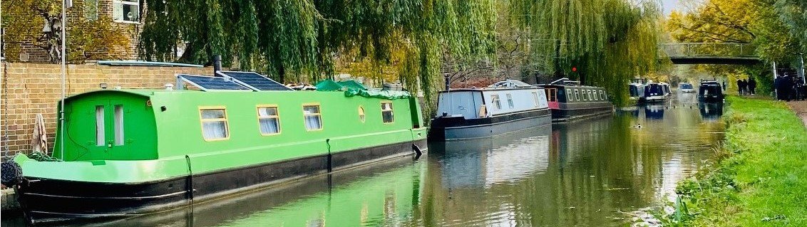 Residential boats on the Oxford canal