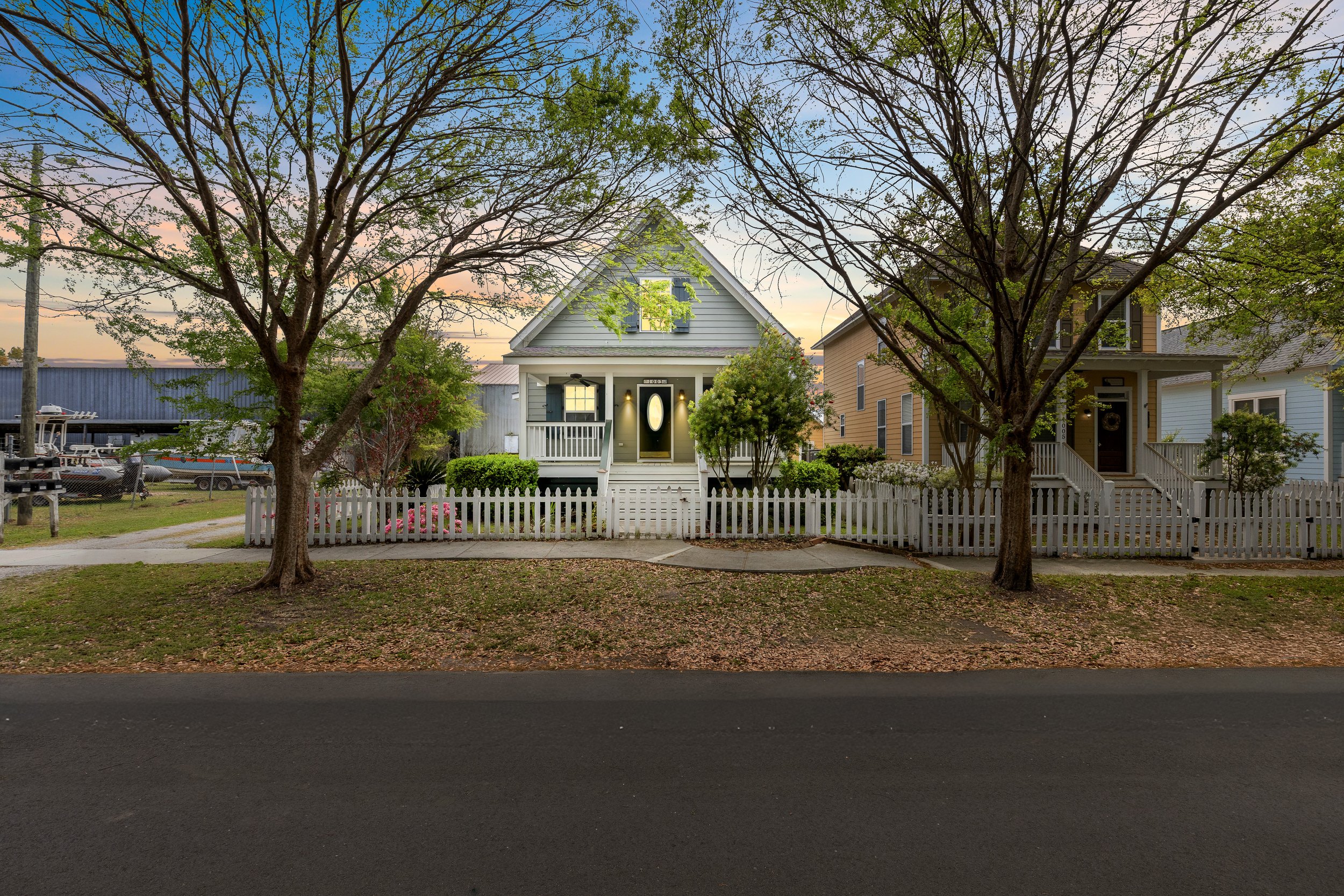 1003 9th St-1.jpg