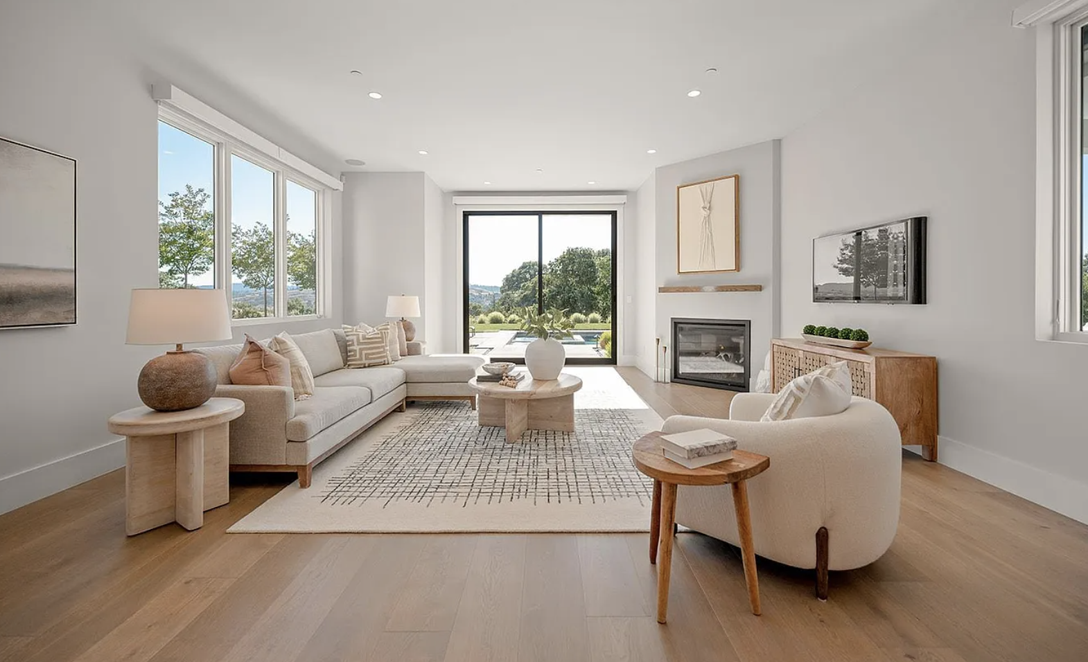 11-lucas-ranch-lafayette-family-room-home-staging.png
