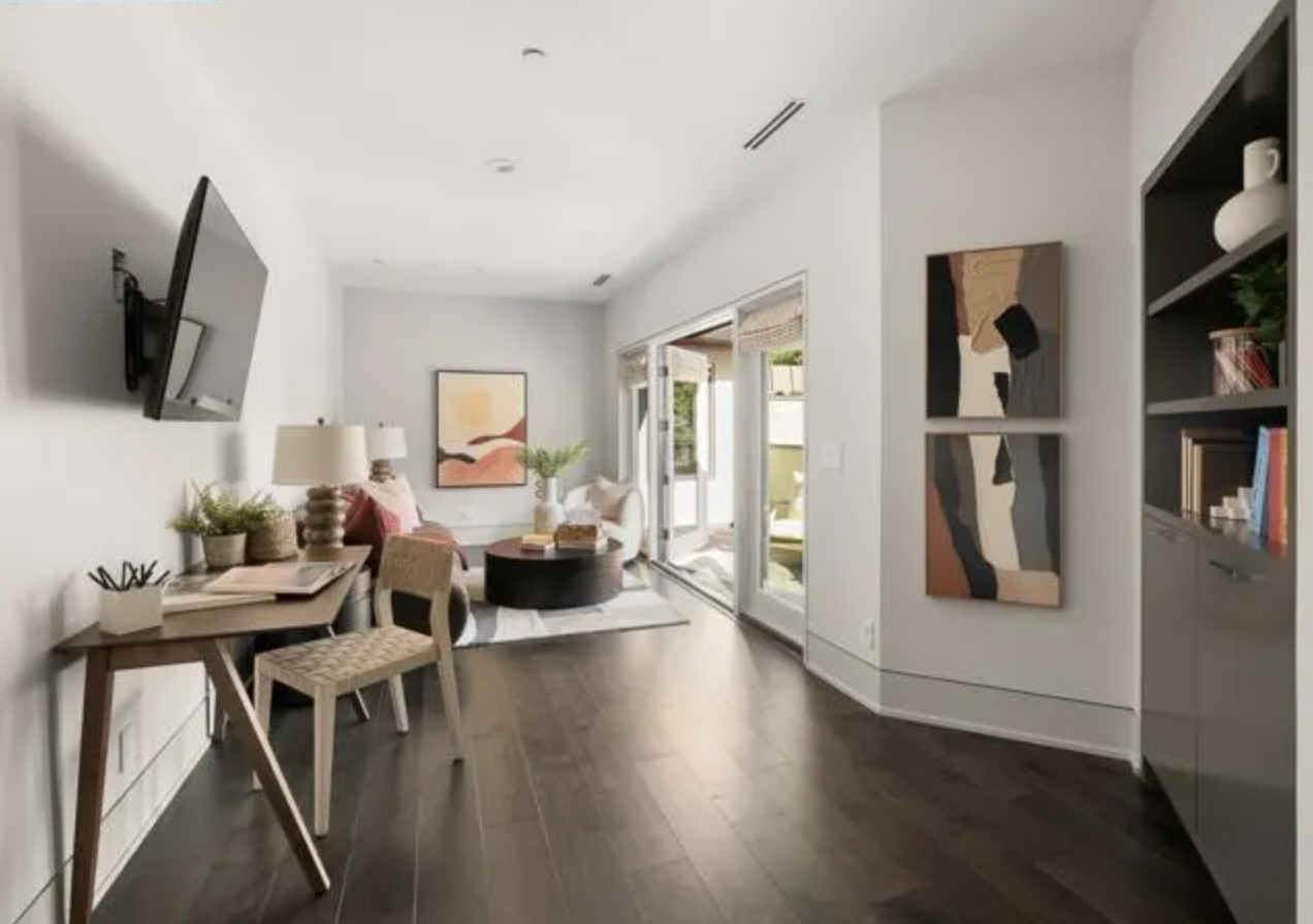 80-lark-place-alamo-bonus-room-home-staging.png