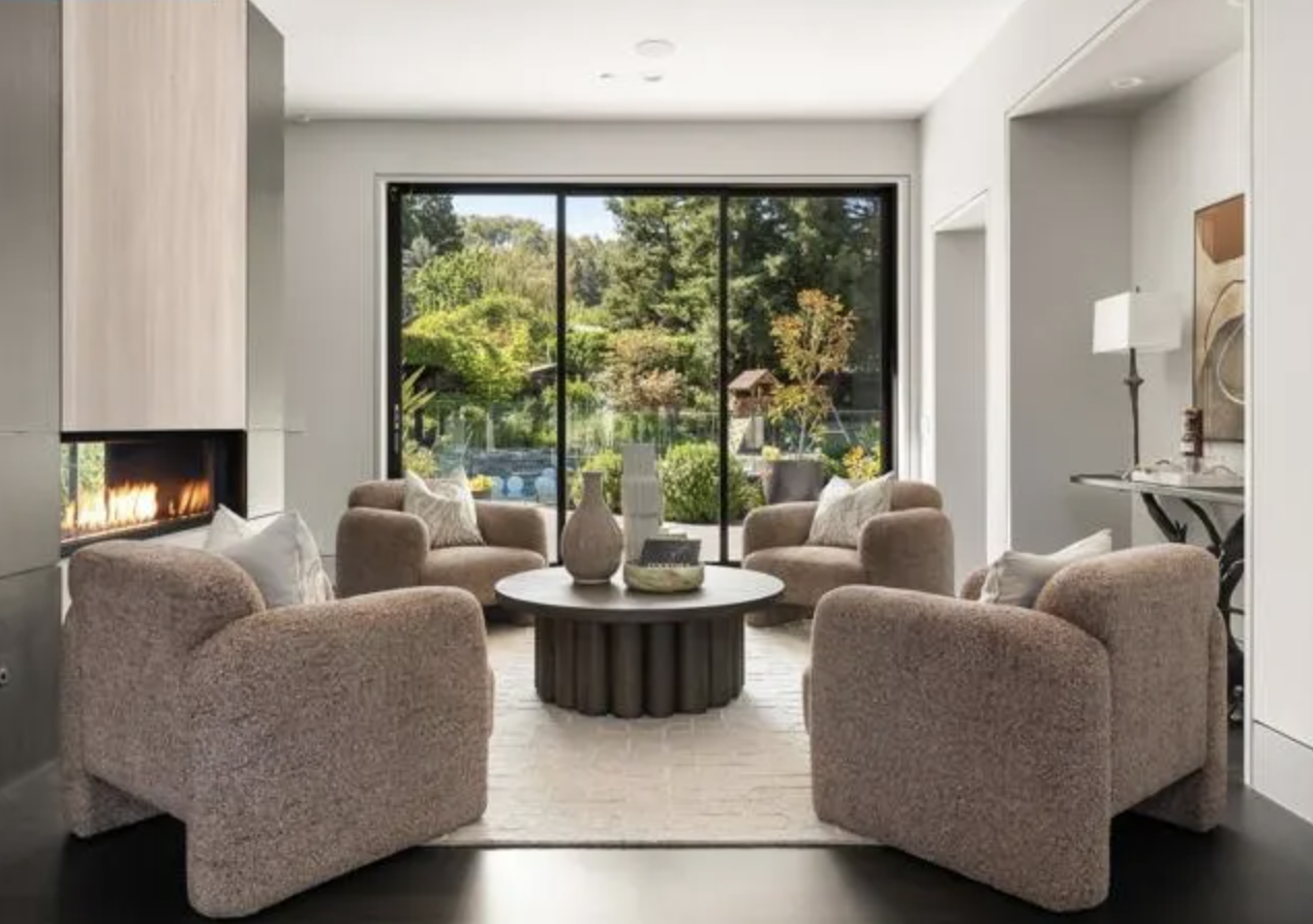 80-lark-place-alamo-great-room-home-staging.png
