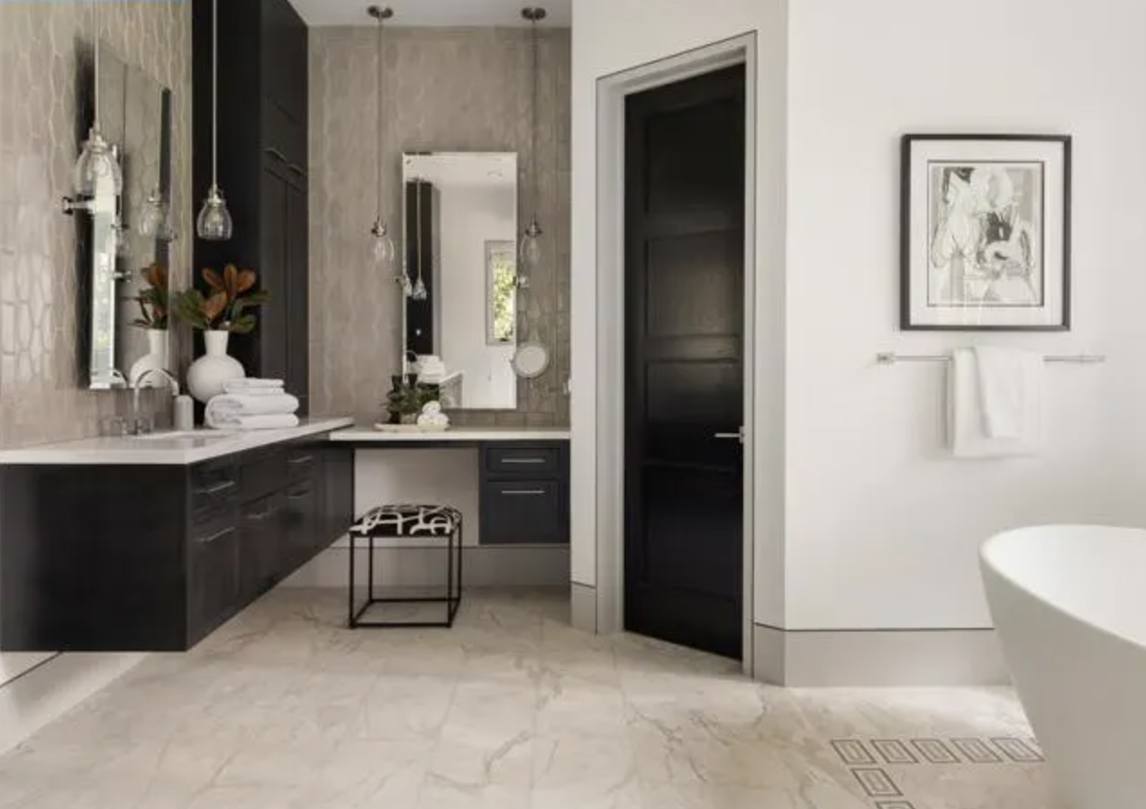 80-lark-place-alamo-primary-bathroom-vanity-home-staging.png
