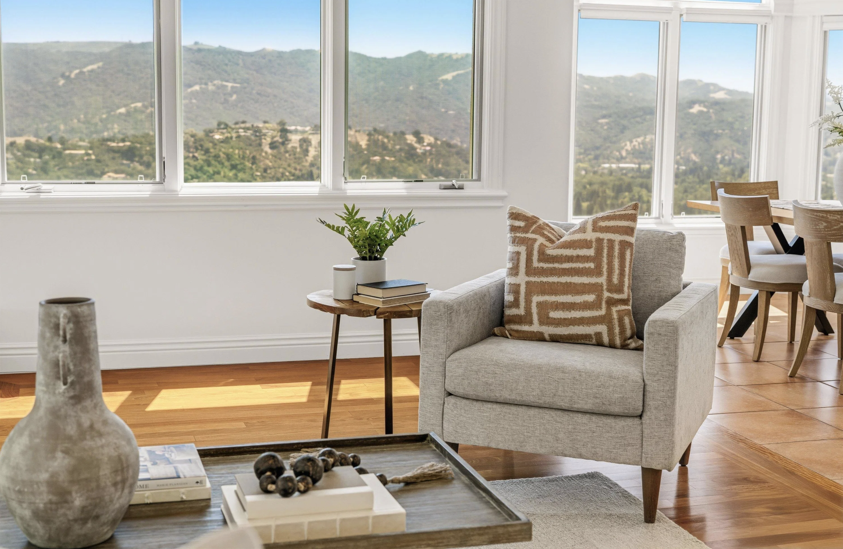554-oakshire-alamo-family-room-home-staging.png