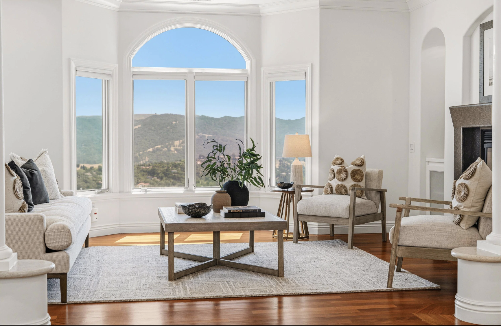 554-oakshire-alamo-great-room-fireplace-home-staging.png