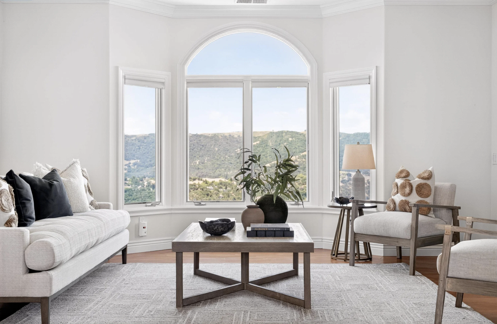 554-oakshire-alamo-great-room-home-staging.png