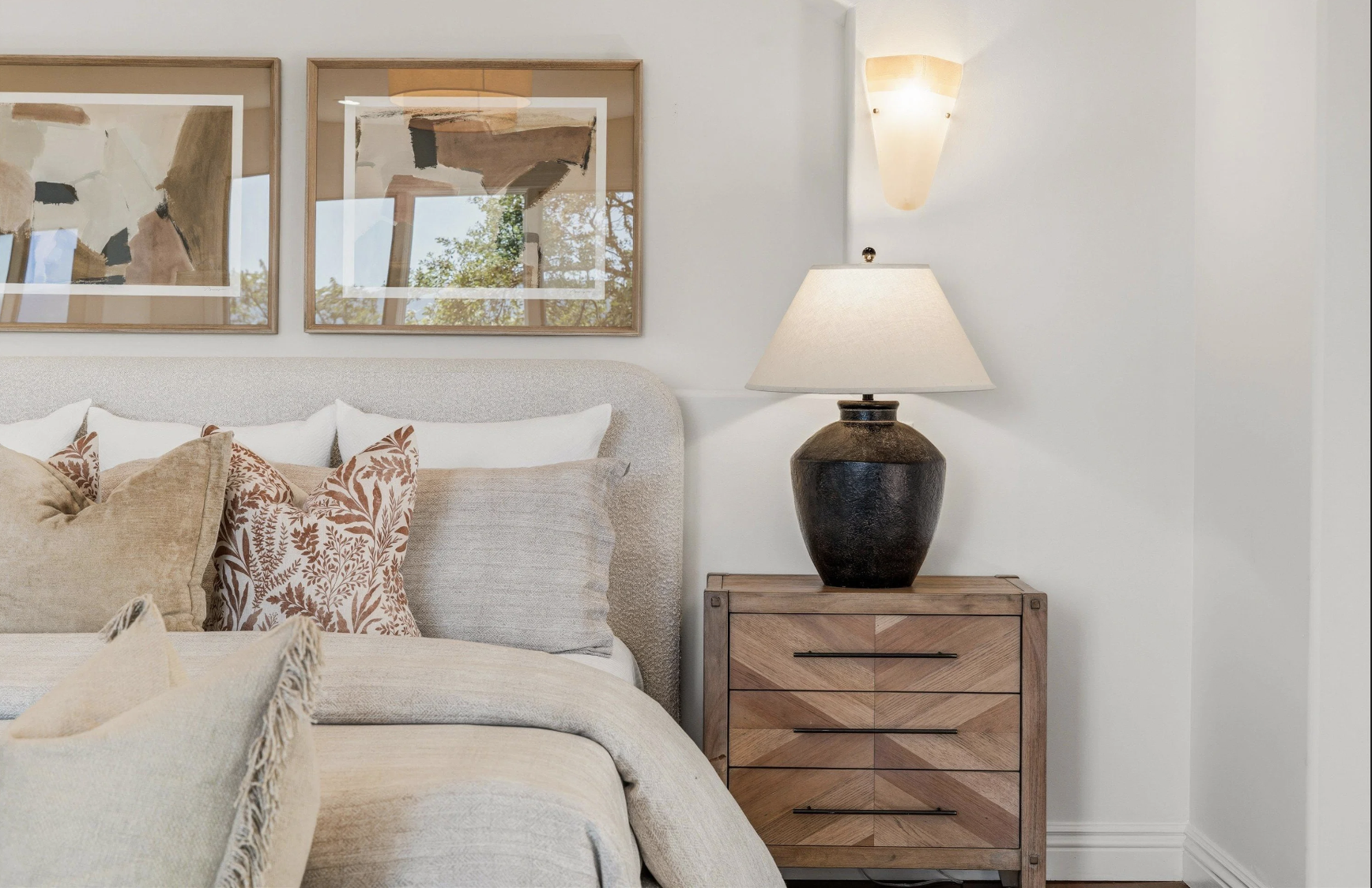 554-oakshire-alamo-primary-suite-home-staging.png