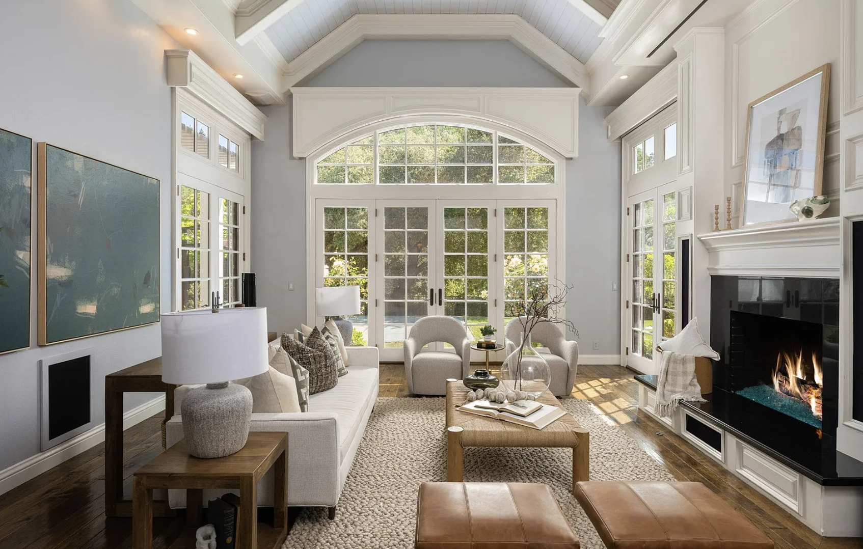 295-barrington-lane-alamo-great-room-home-staging.png