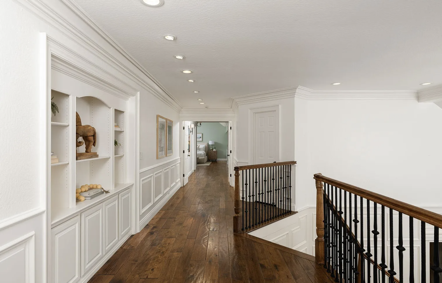 295-barrington-lane-alamo-interior-hallway.png