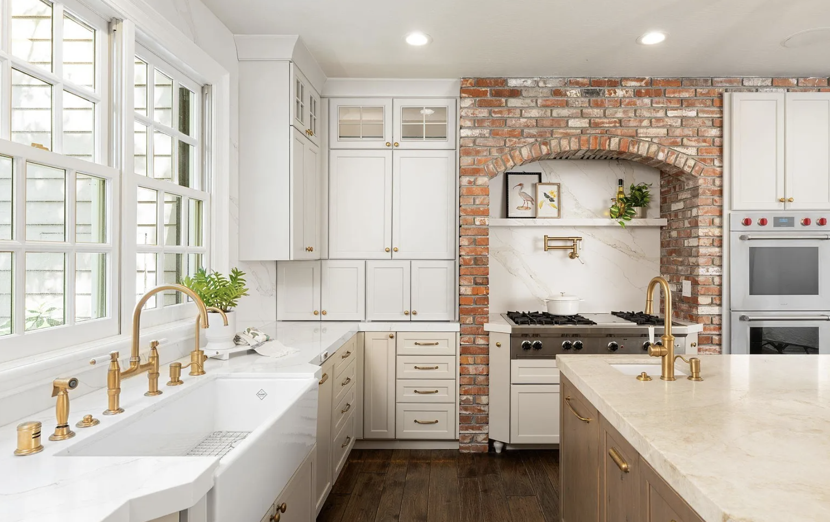 295-barrington-lane-alamo-kitchen-island-home-staging.png
