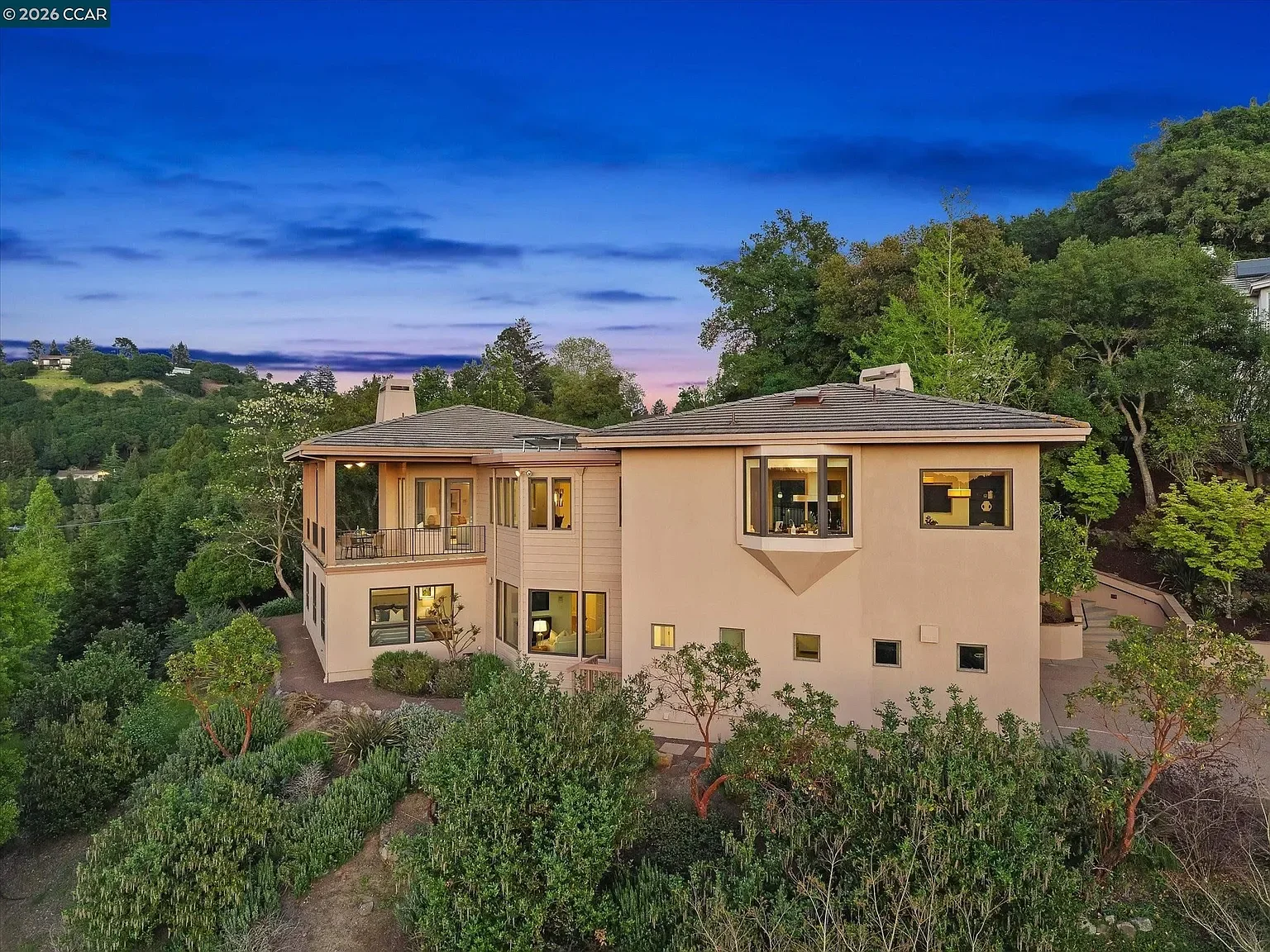 1 Gardiner Court, Orinda